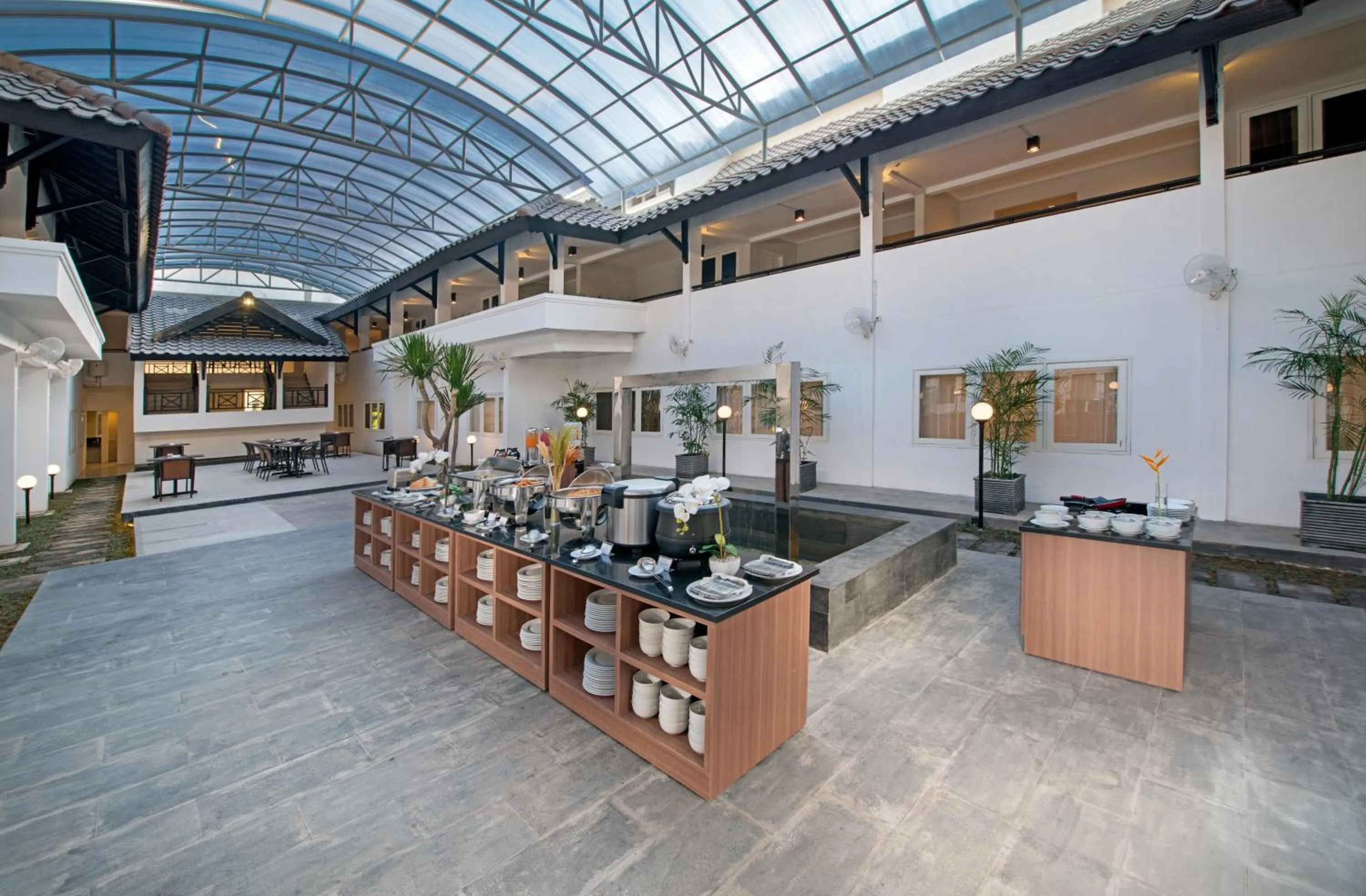 Restaurant/places to eat, Kitchen/Kitchenette in Whiz Prime Hotel Darmo Harapan Surabaya