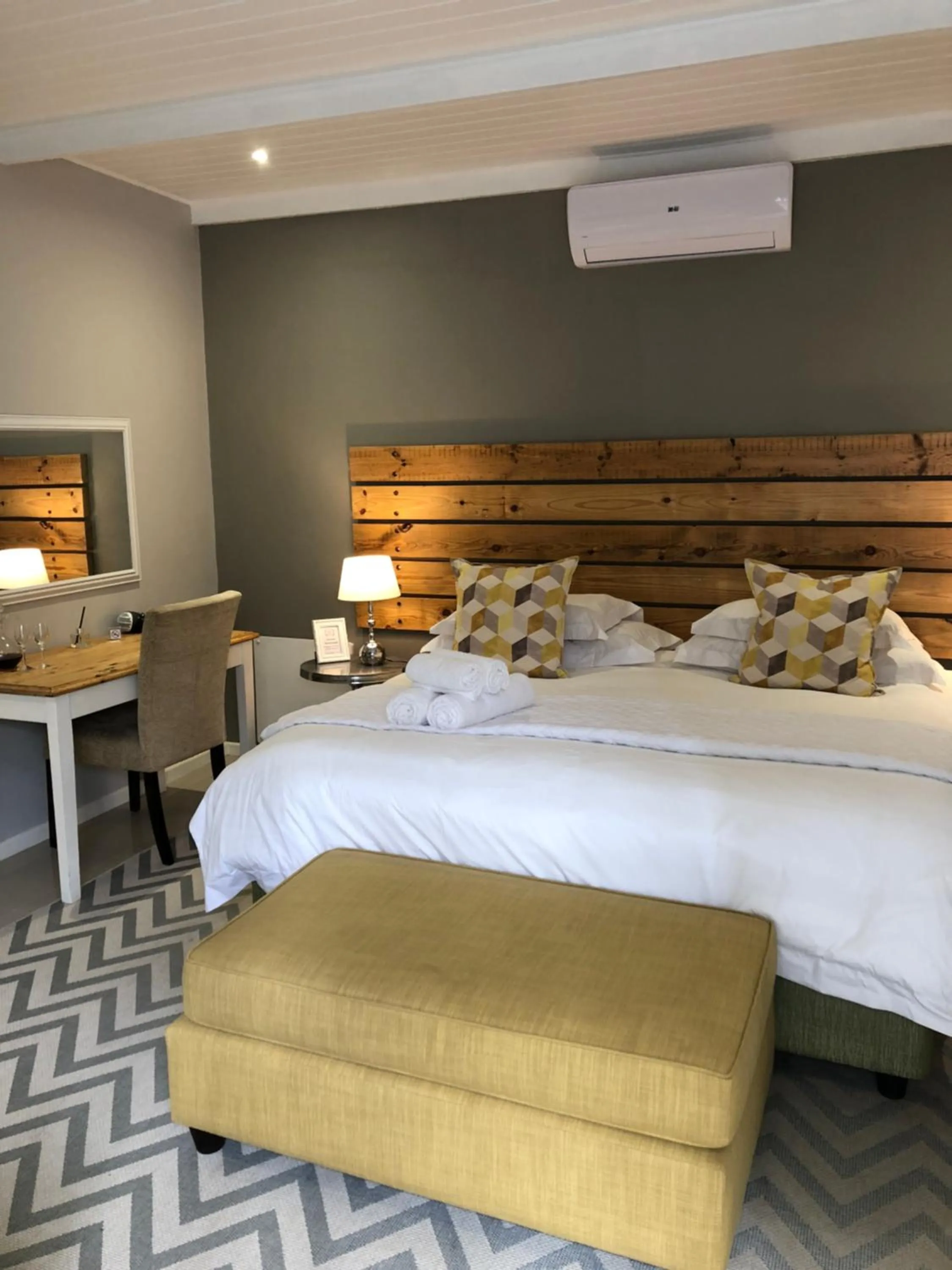 Bed in The Garden Shed Guest House