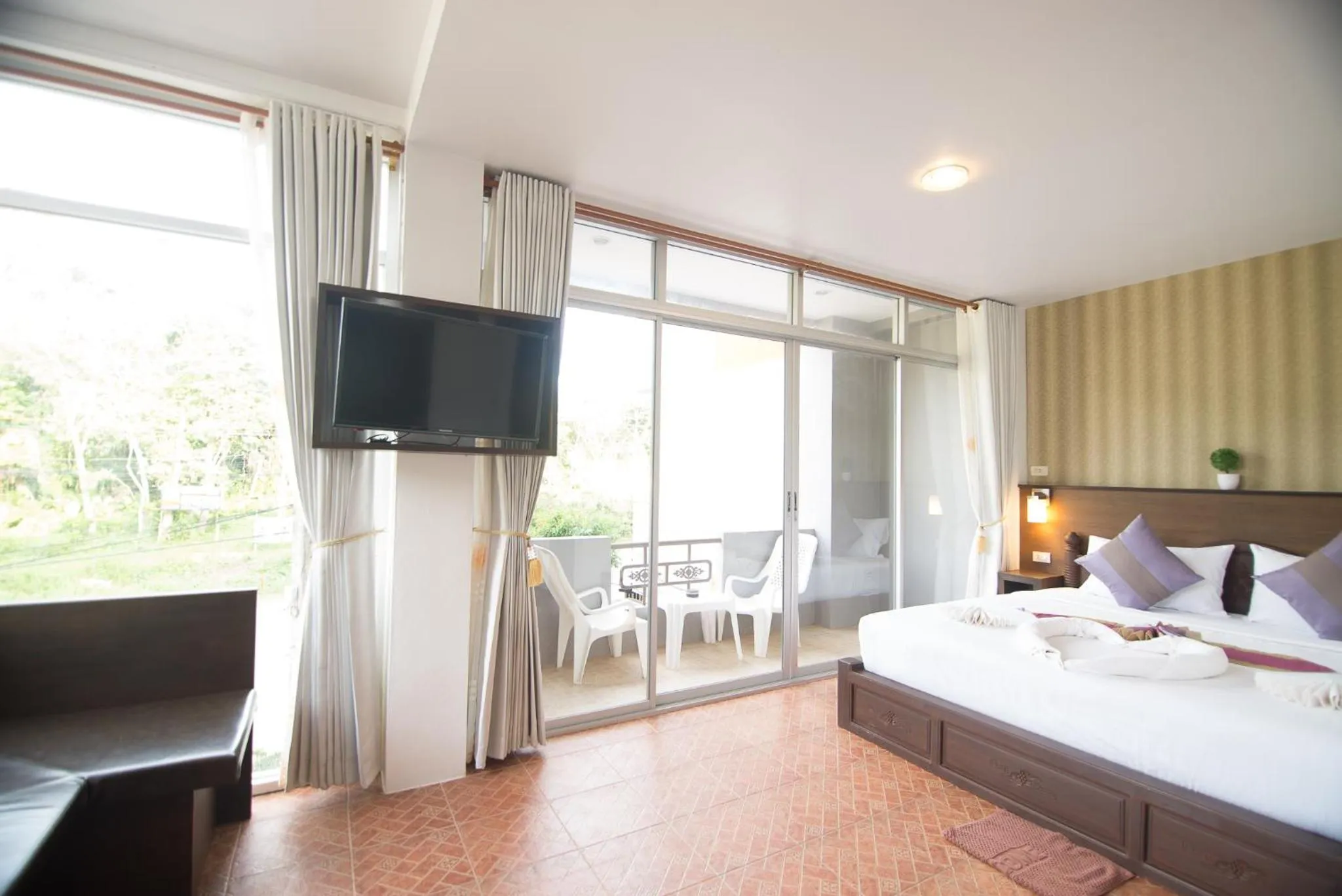 Bedroom, Bed in Lanta Nice Beach House