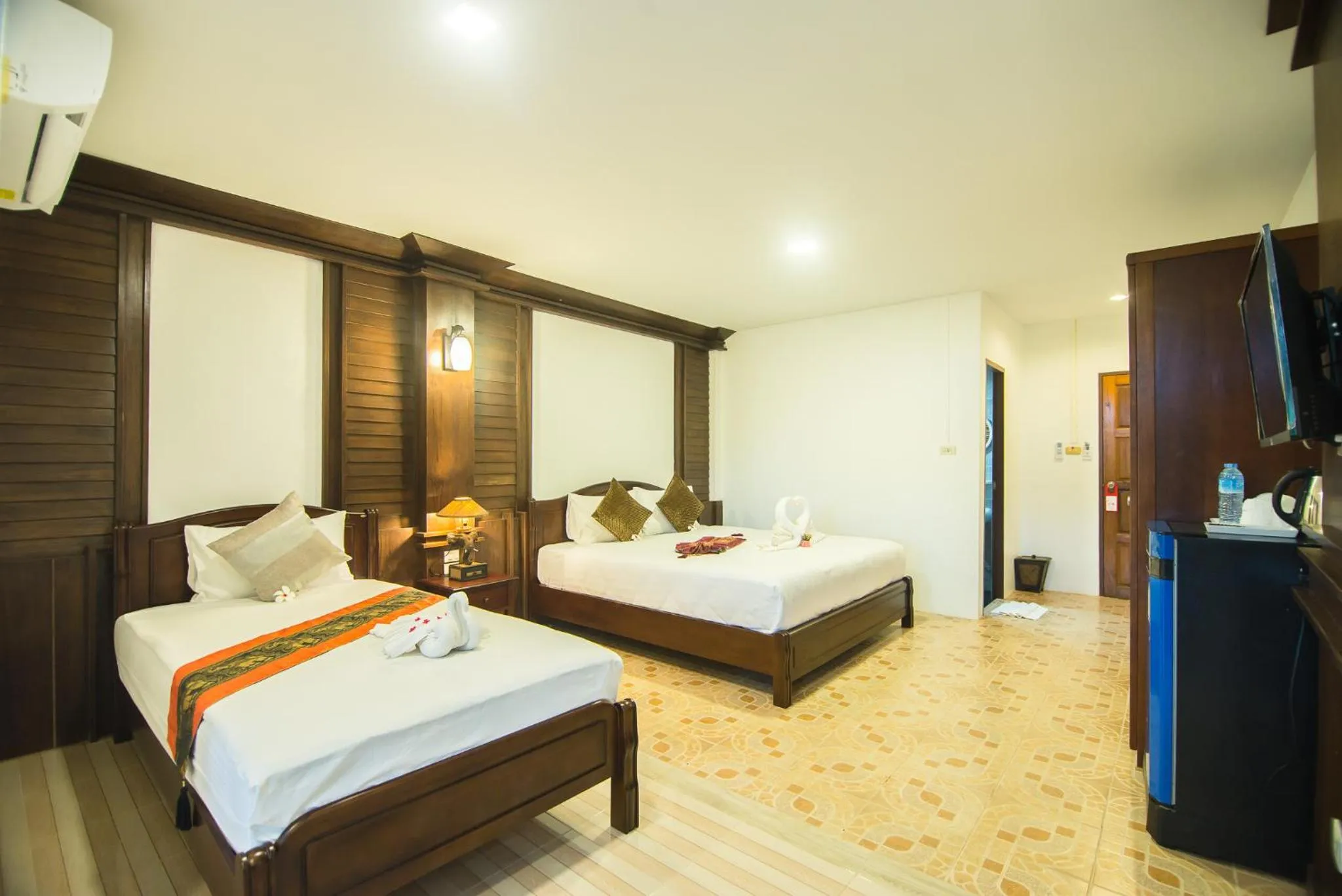 Bedroom, Bed in Lanta Nice Beach House