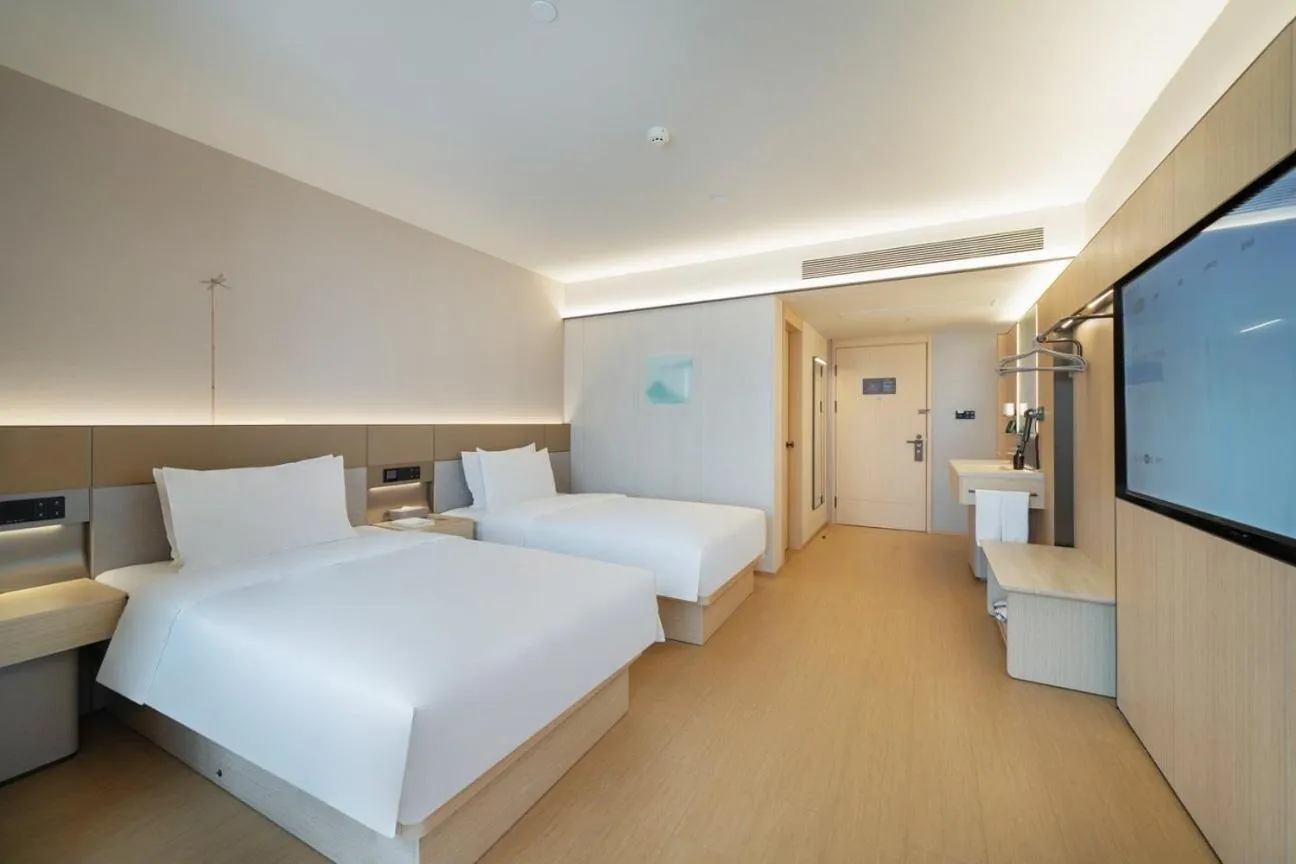 Bed in JI Hotel Sanya Center