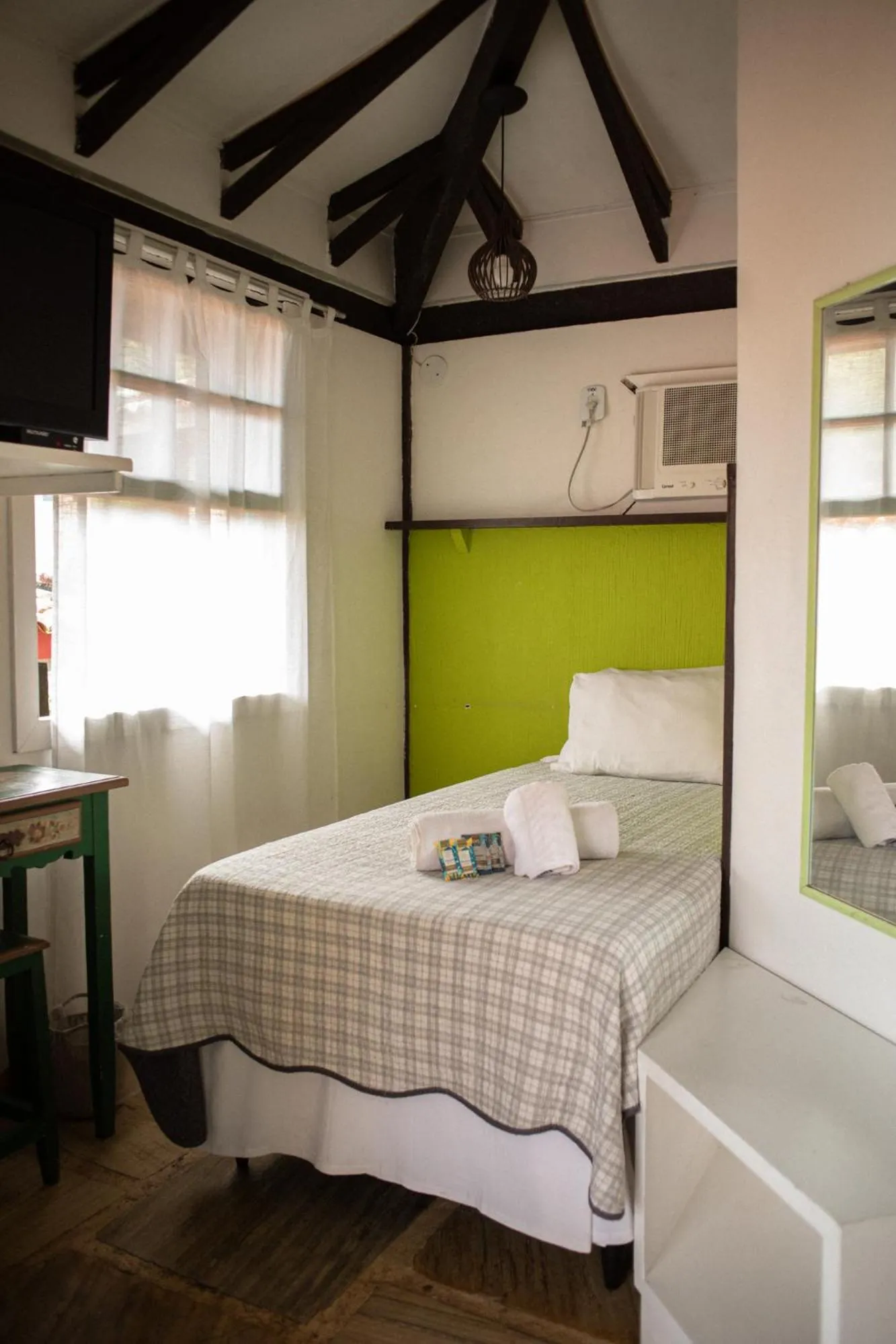 Bed in Hibiscus Beach