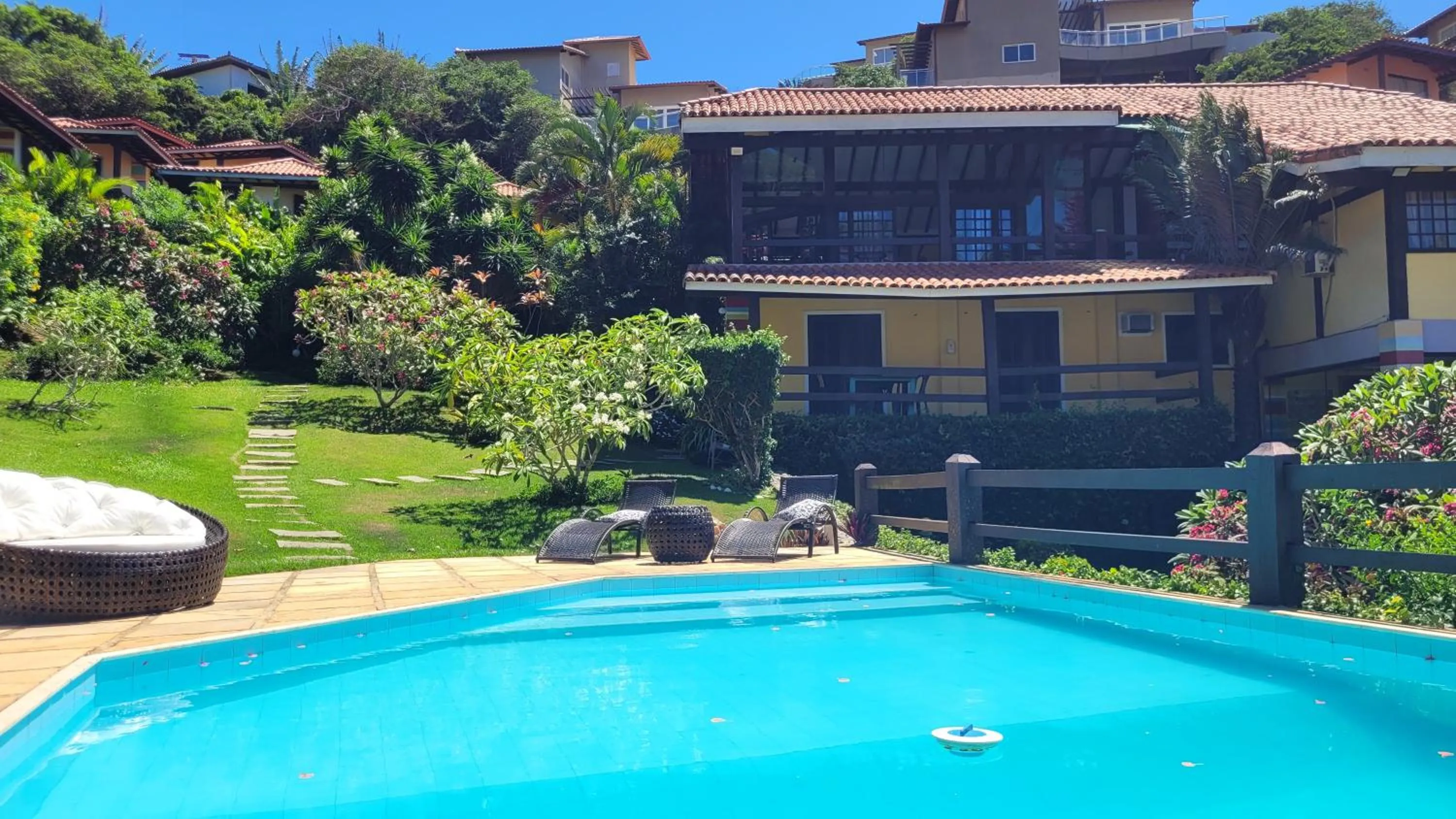 Swimming pool in Hibiscus Beach