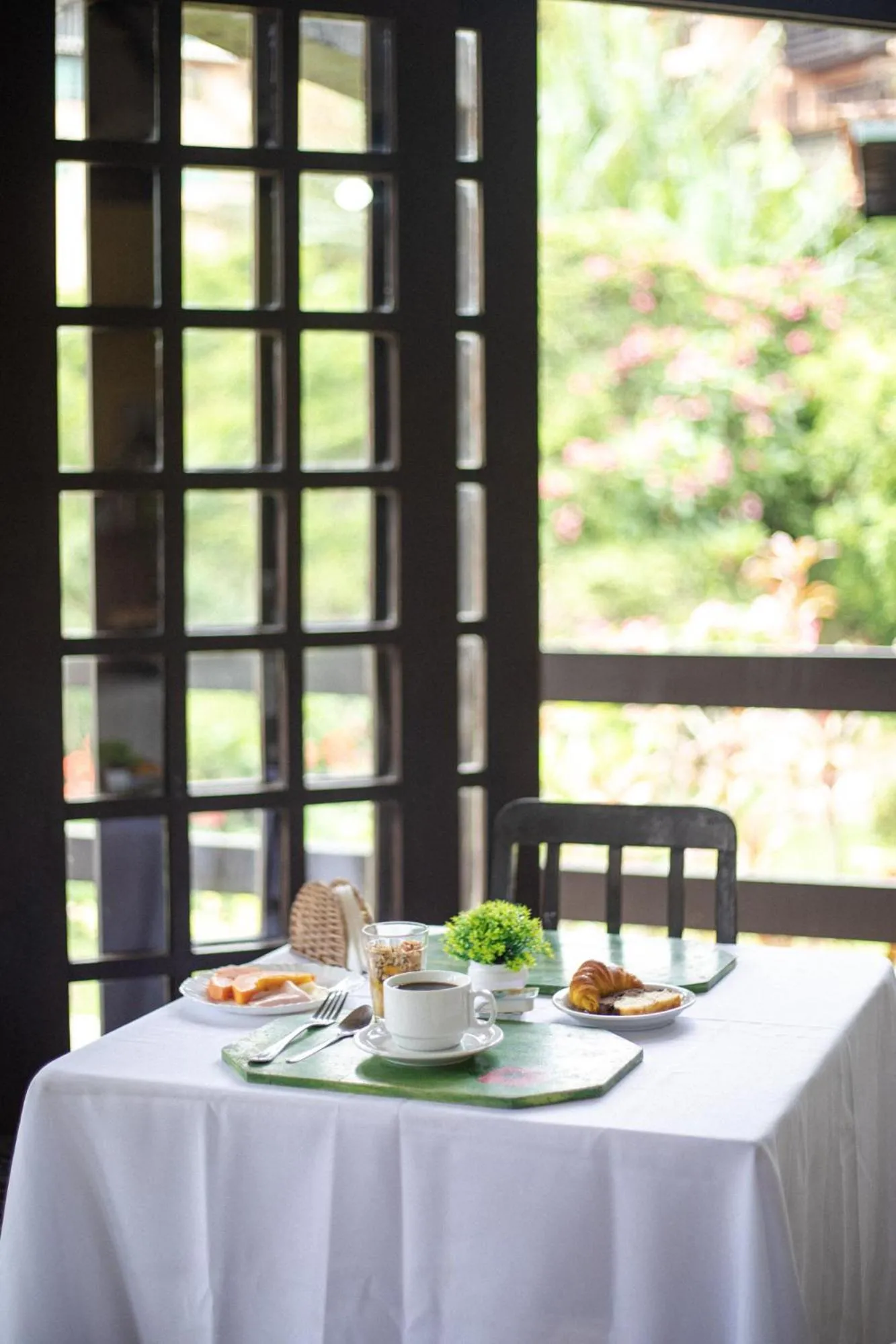 Breakfast in Hibiscus Beach