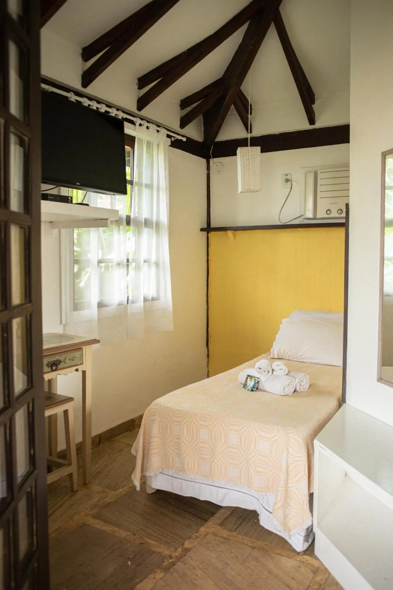 Bed in Hibiscus Beach