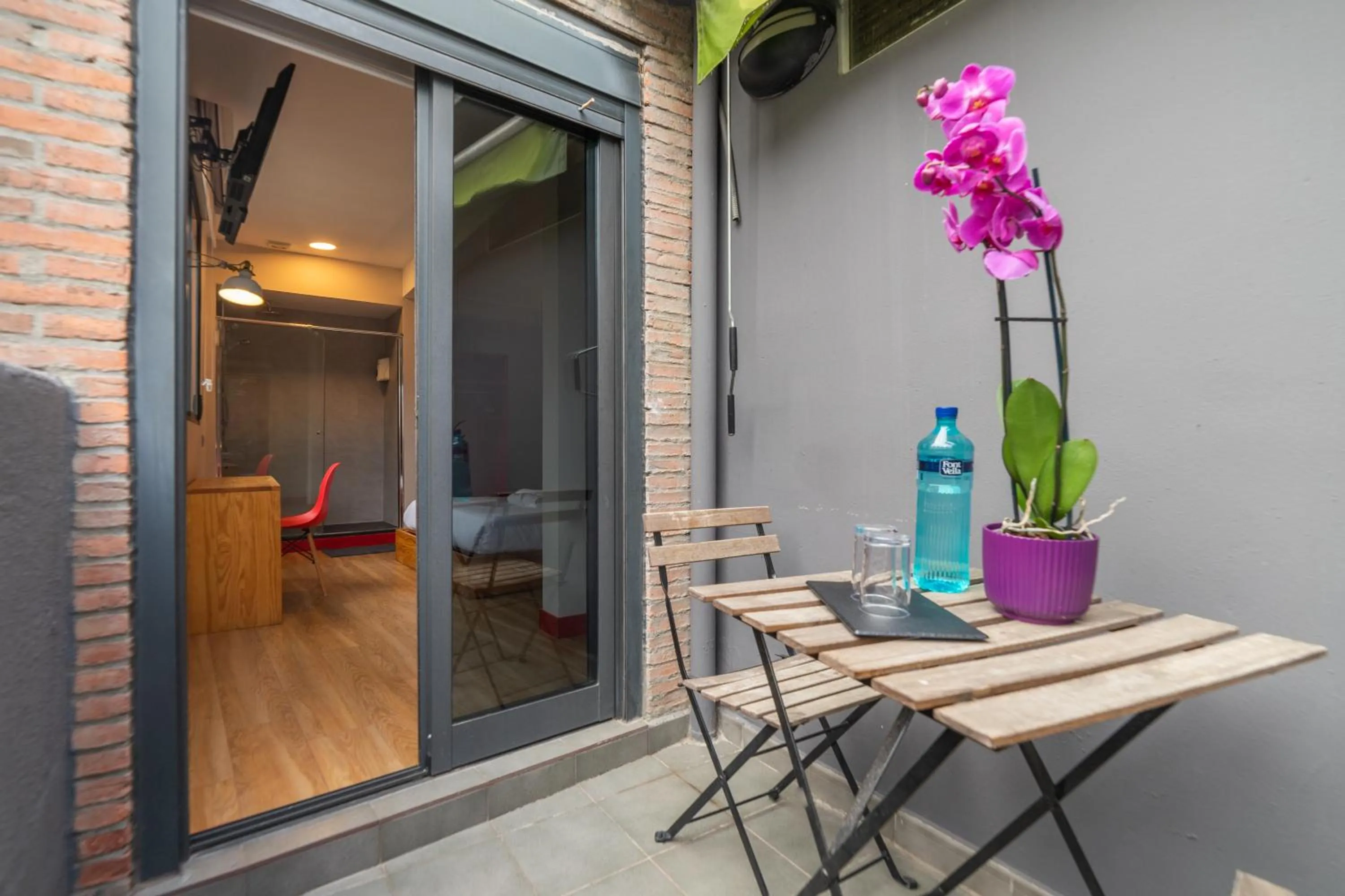 Balcony/Terrace in Ok Hostel Madrid