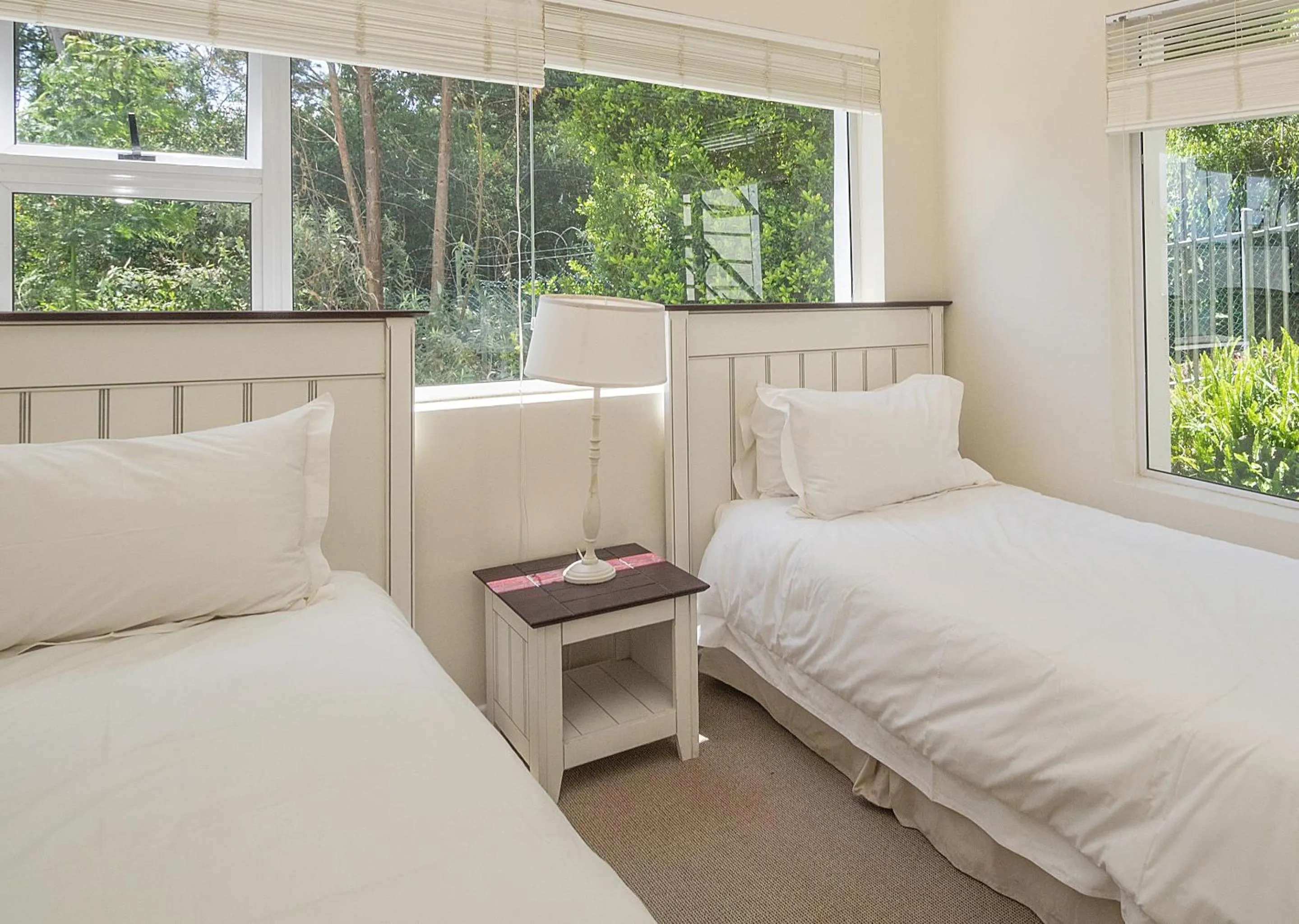 Bed in Oaklands On The Knoll by Dream Resorts