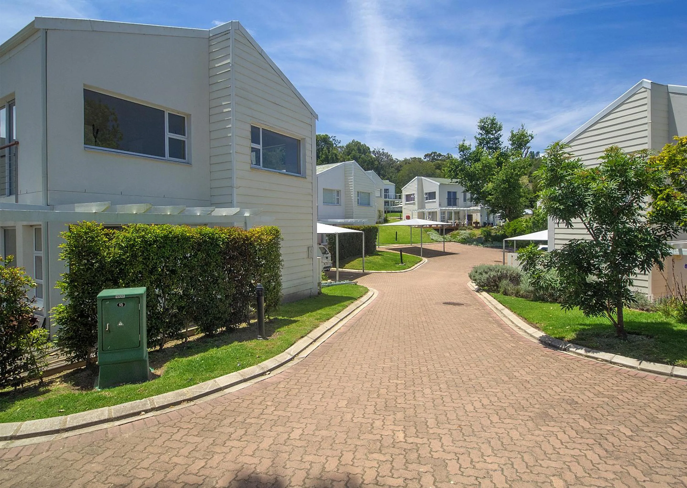 Property building in Oaklands On The Knoll by Dream Resorts