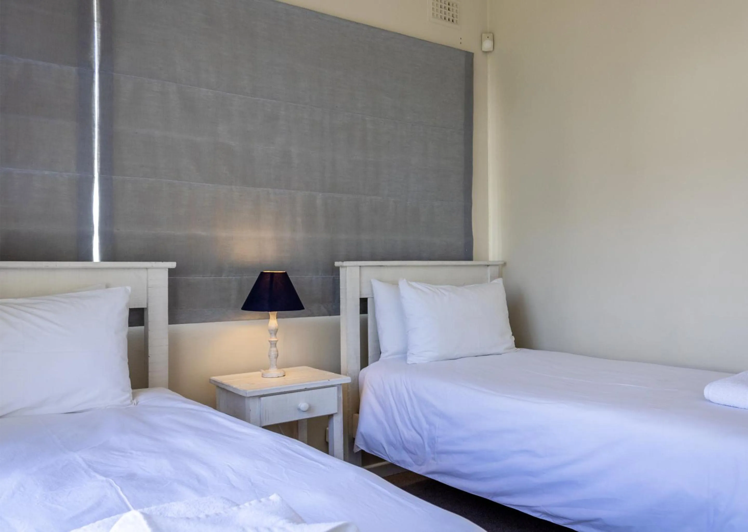 Bed in Oaklands On The Knoll by Dream Resorts