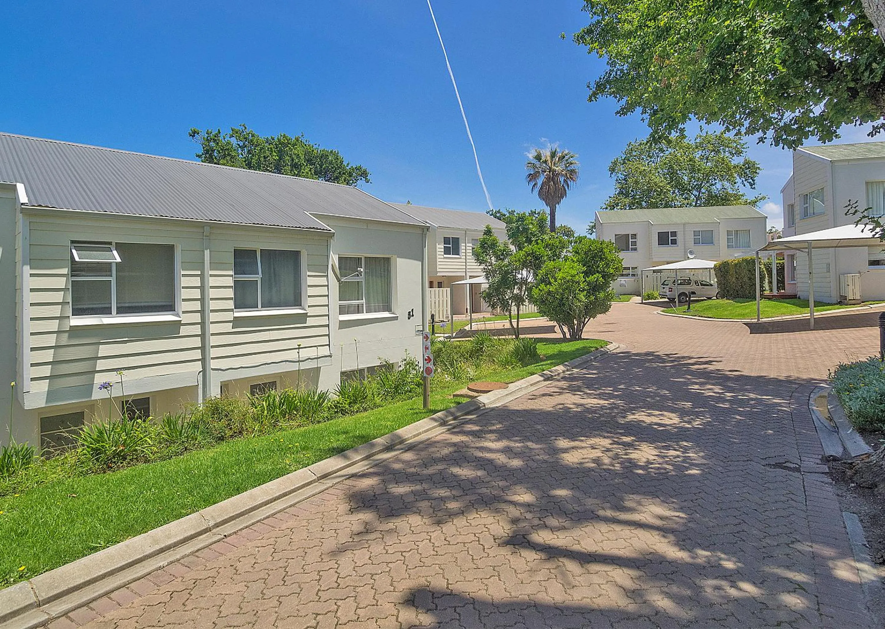 Property building in Oaklands On The Knoll by Dream Resorts