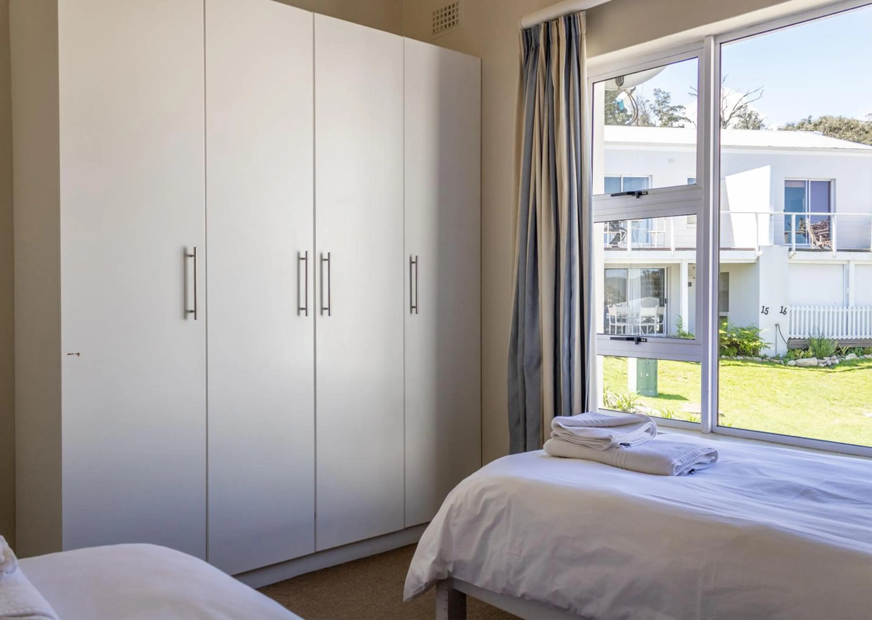 Bed in Oaklands On The Knoll by Dream Resorts