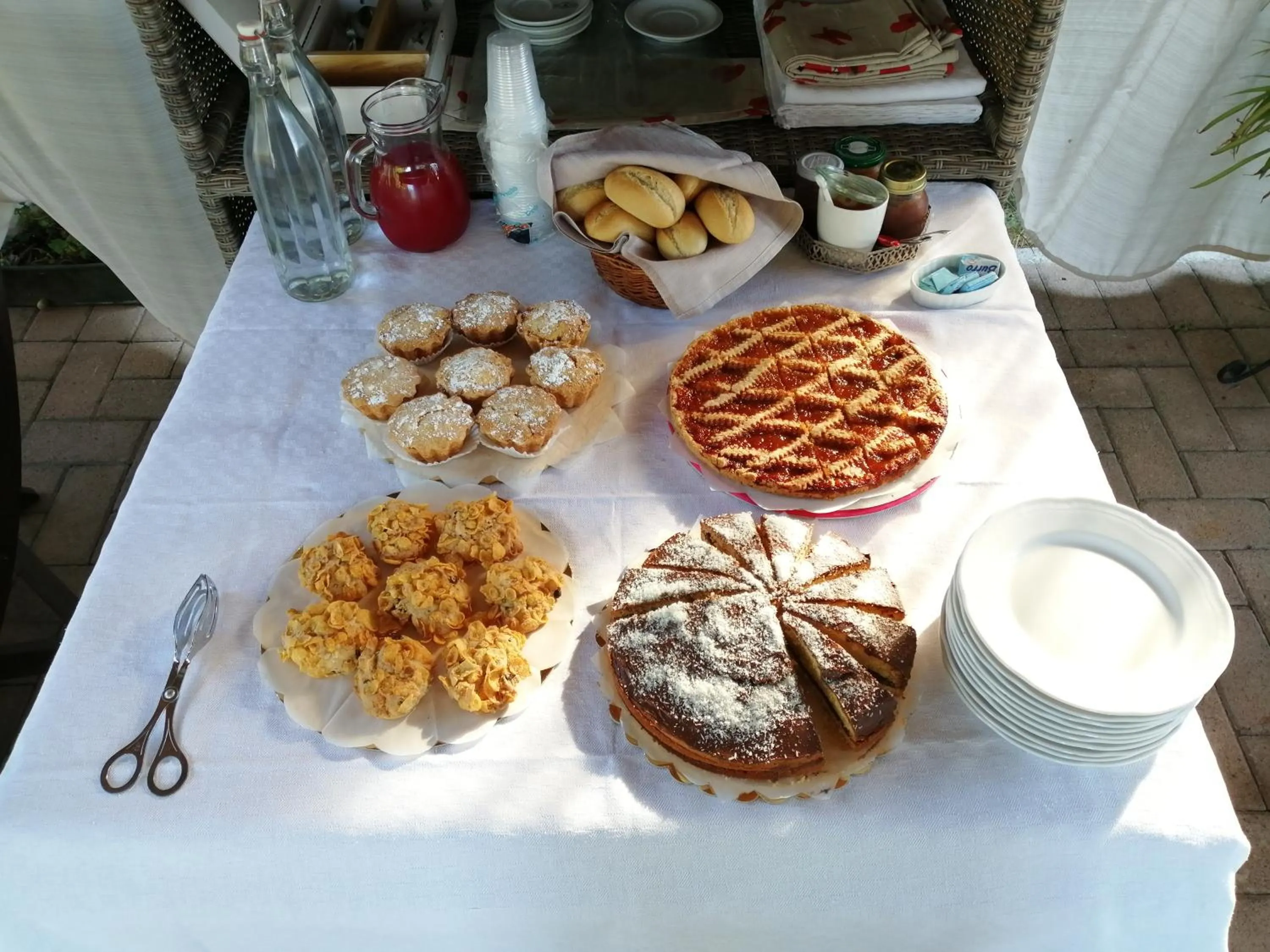 Continental breakfast in Villa Oasi