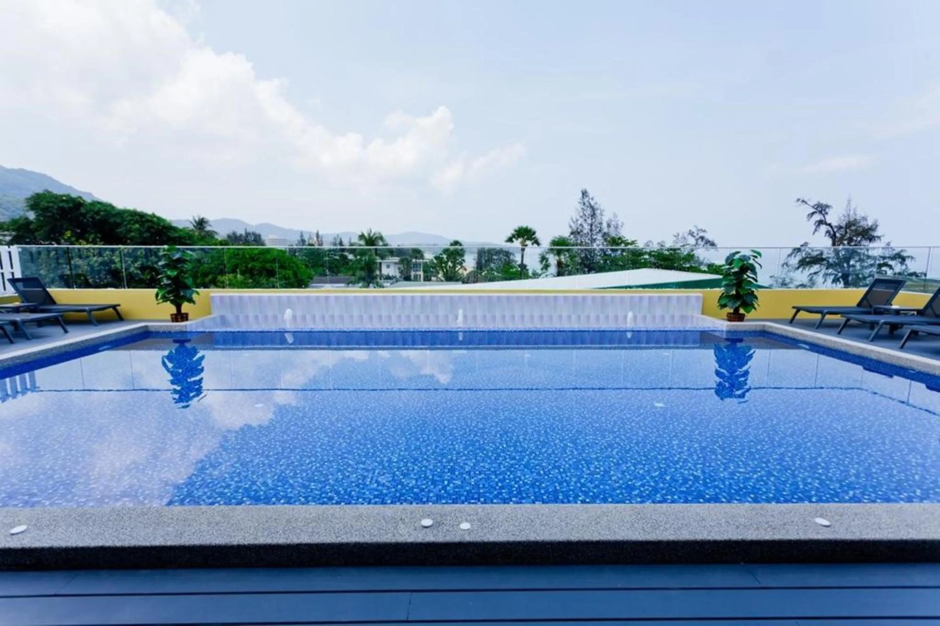 Swimming pool in Anda Beachside Hotel
