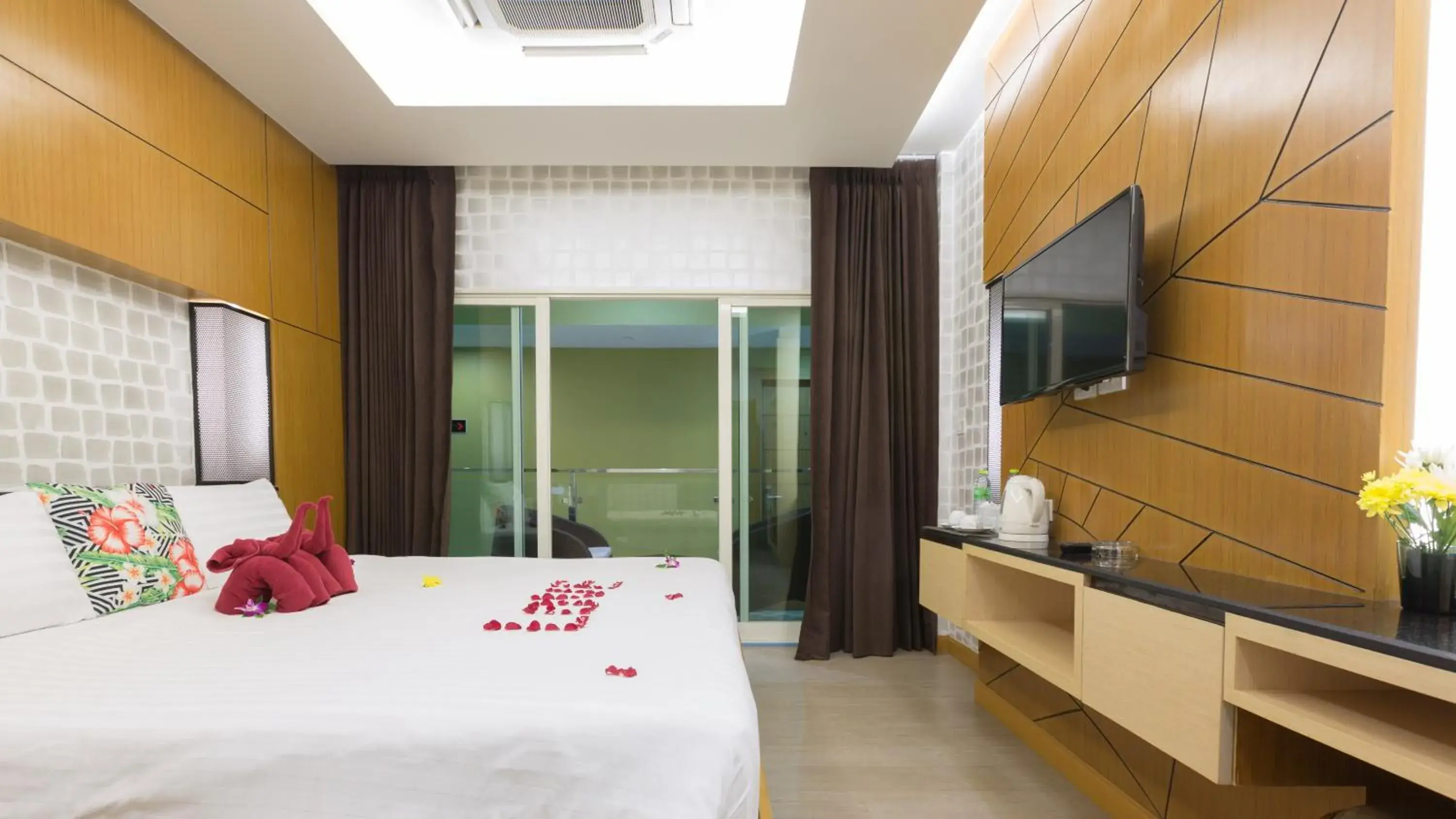 Superior Double or Twin Room - No Window in Anda Beachside Hotel Superior Double or Twin Room - No Window in Anda Beachside Hotel