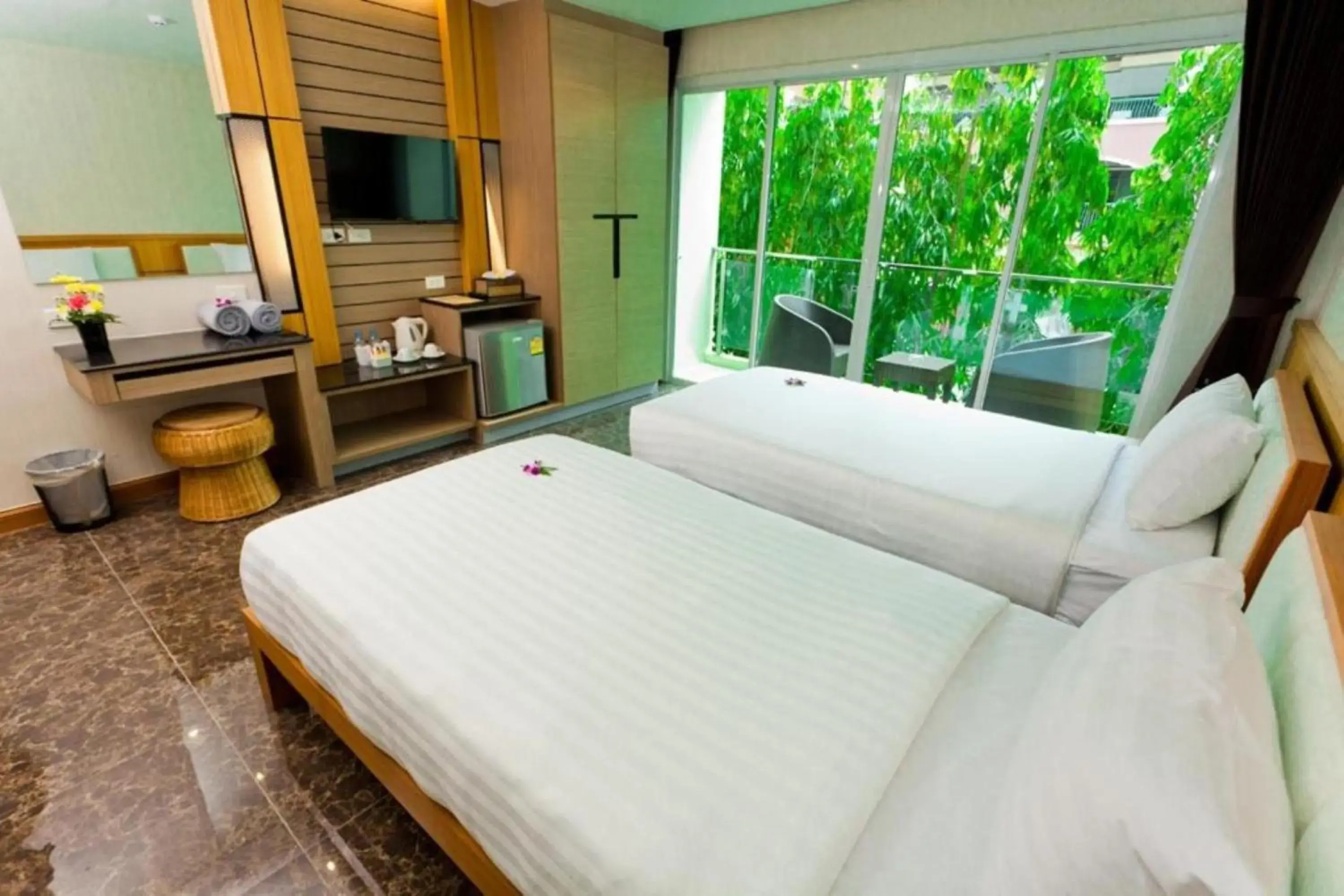 Superior double or twin room with balcony in Anda Beachside Hotel Superior double or twin room with balcony in Anda Beachside Hotel