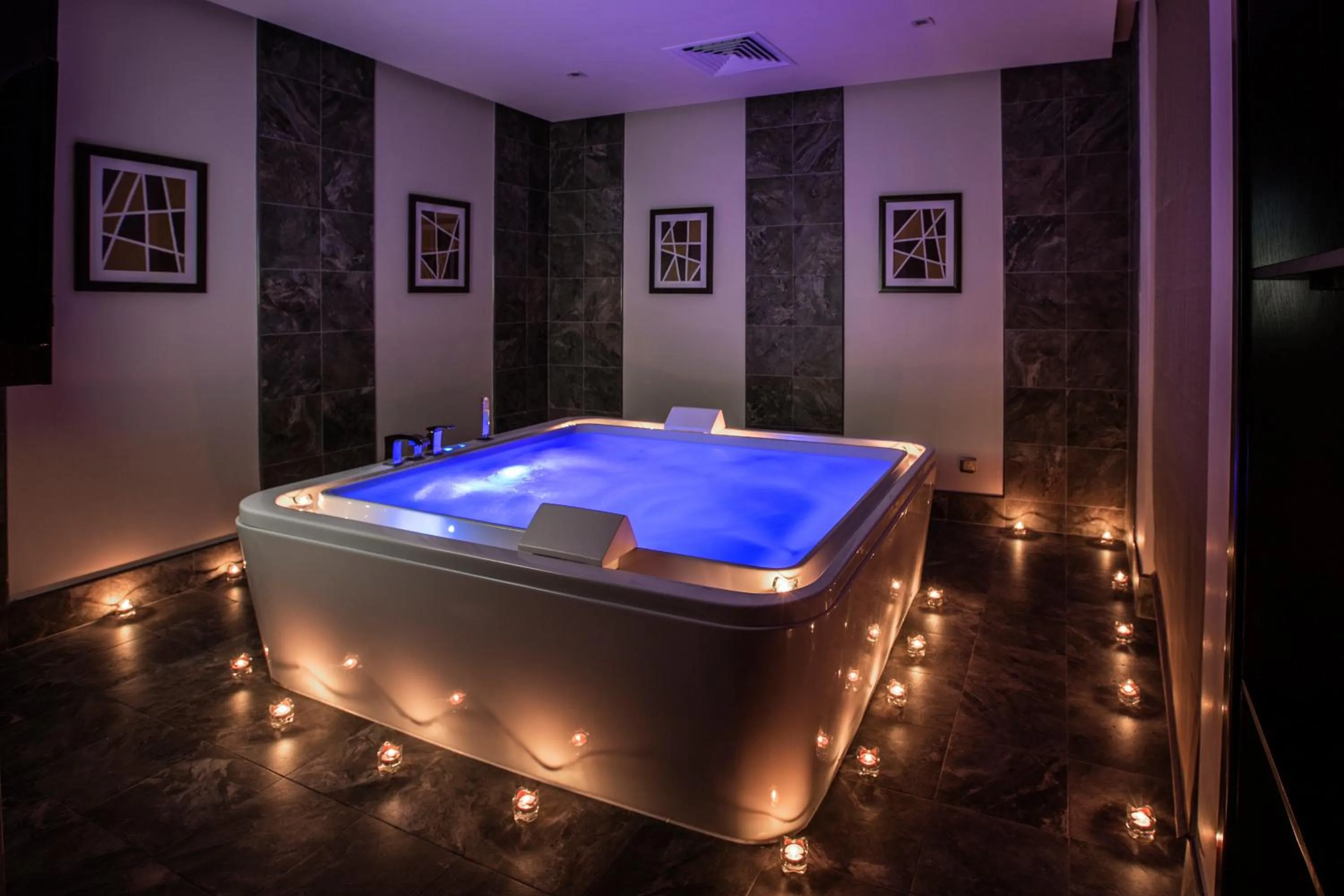 Hot Tub in Aswar Al olaya for serviced Apartments