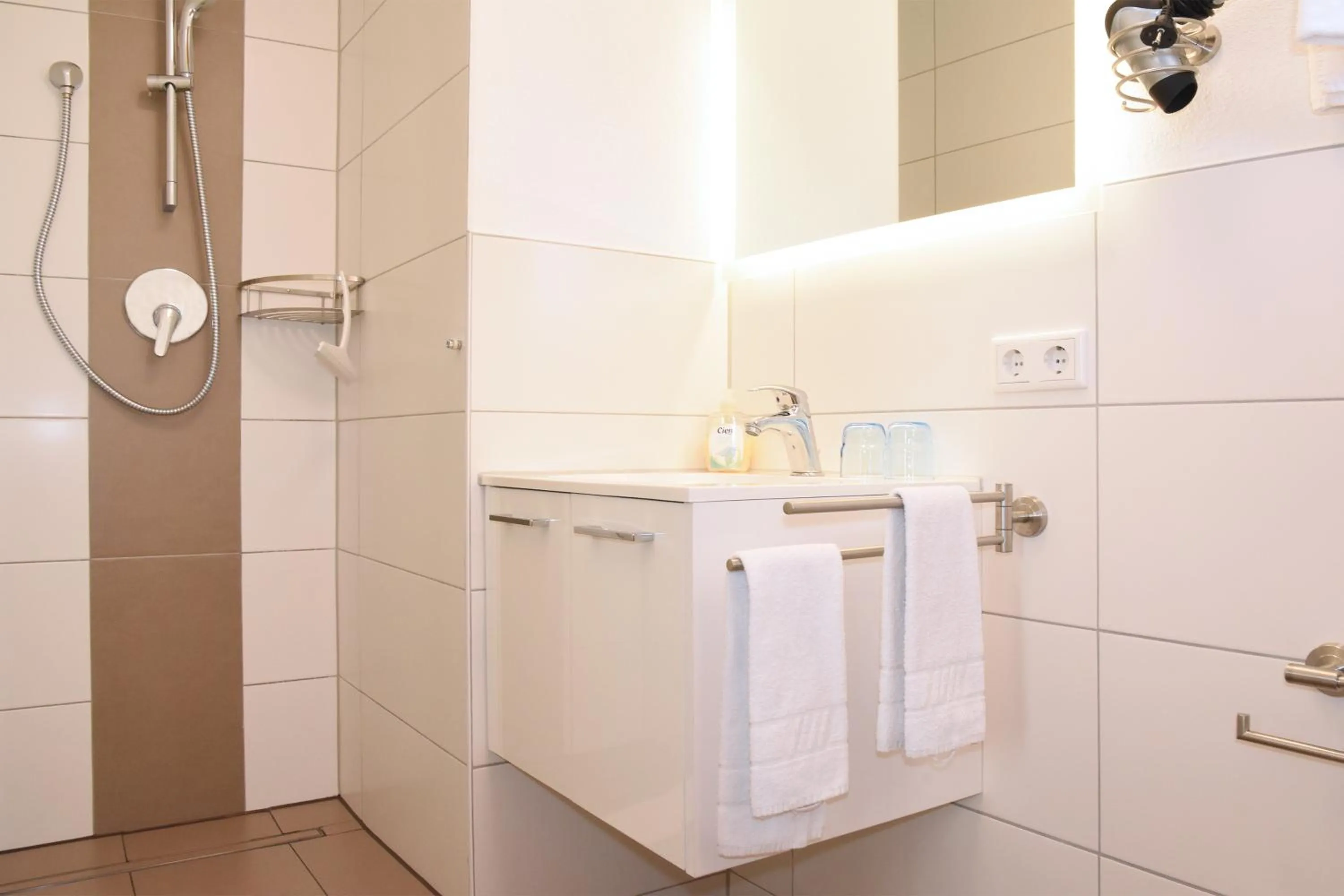 Shower in Pension Freiheit