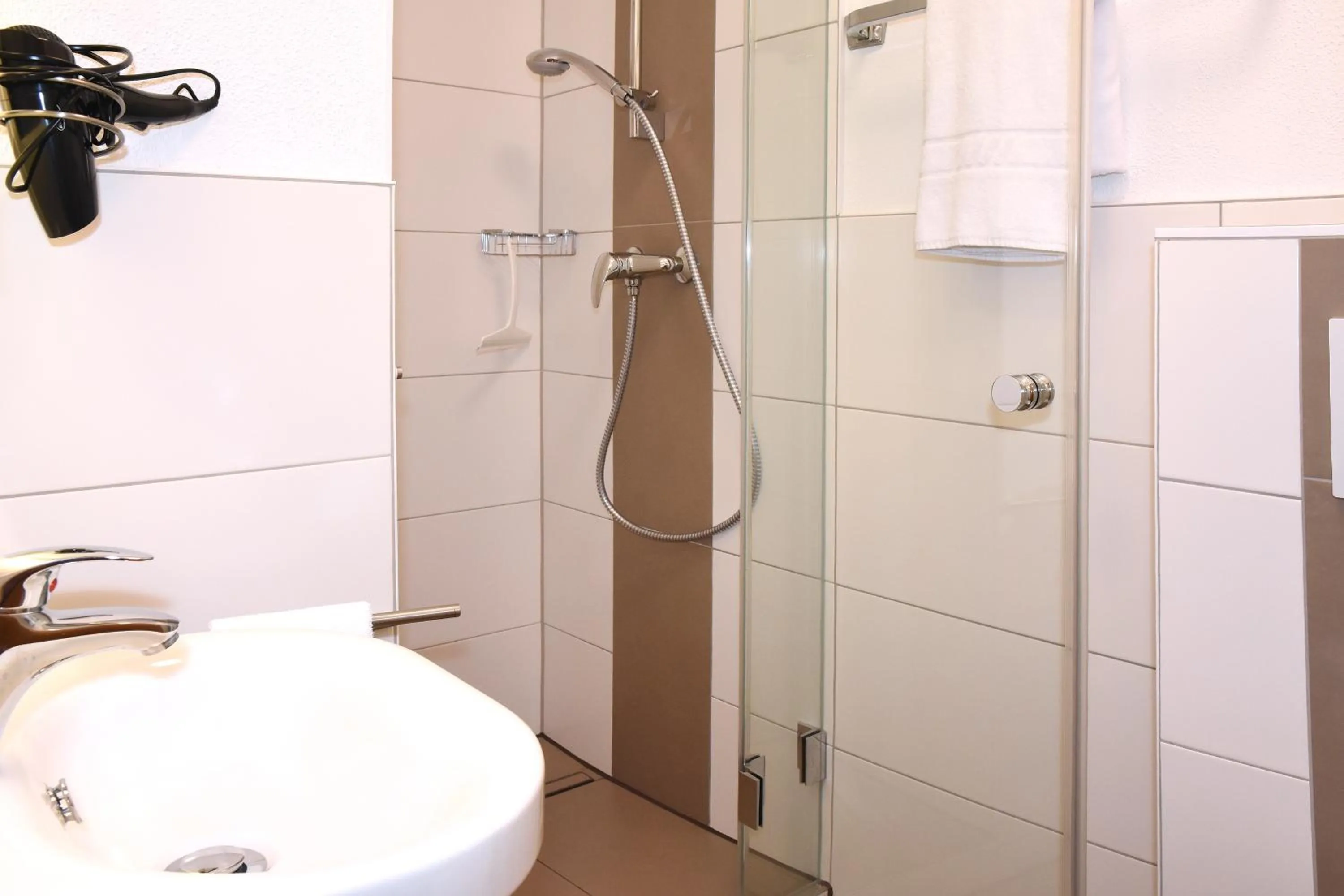 Shower in Pension Freiheit