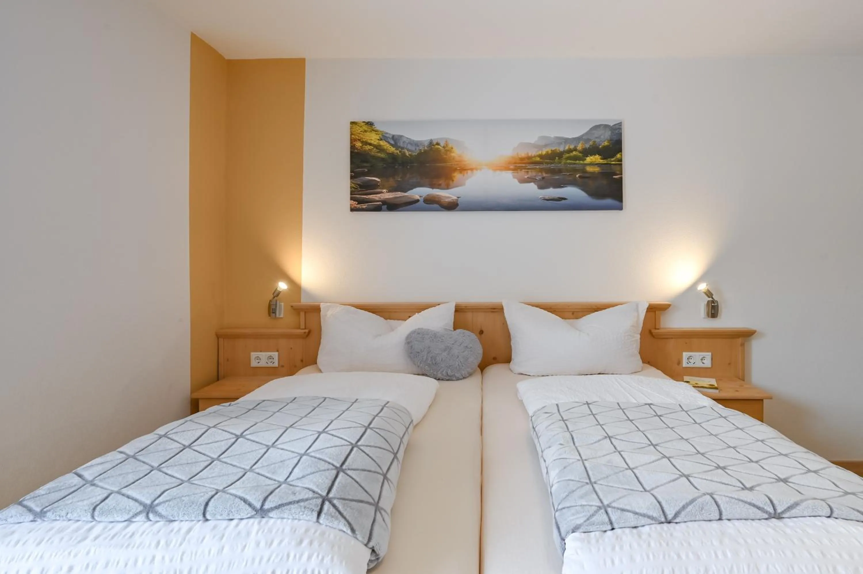 Photo of the whole room, Bed in Pension Freiheit