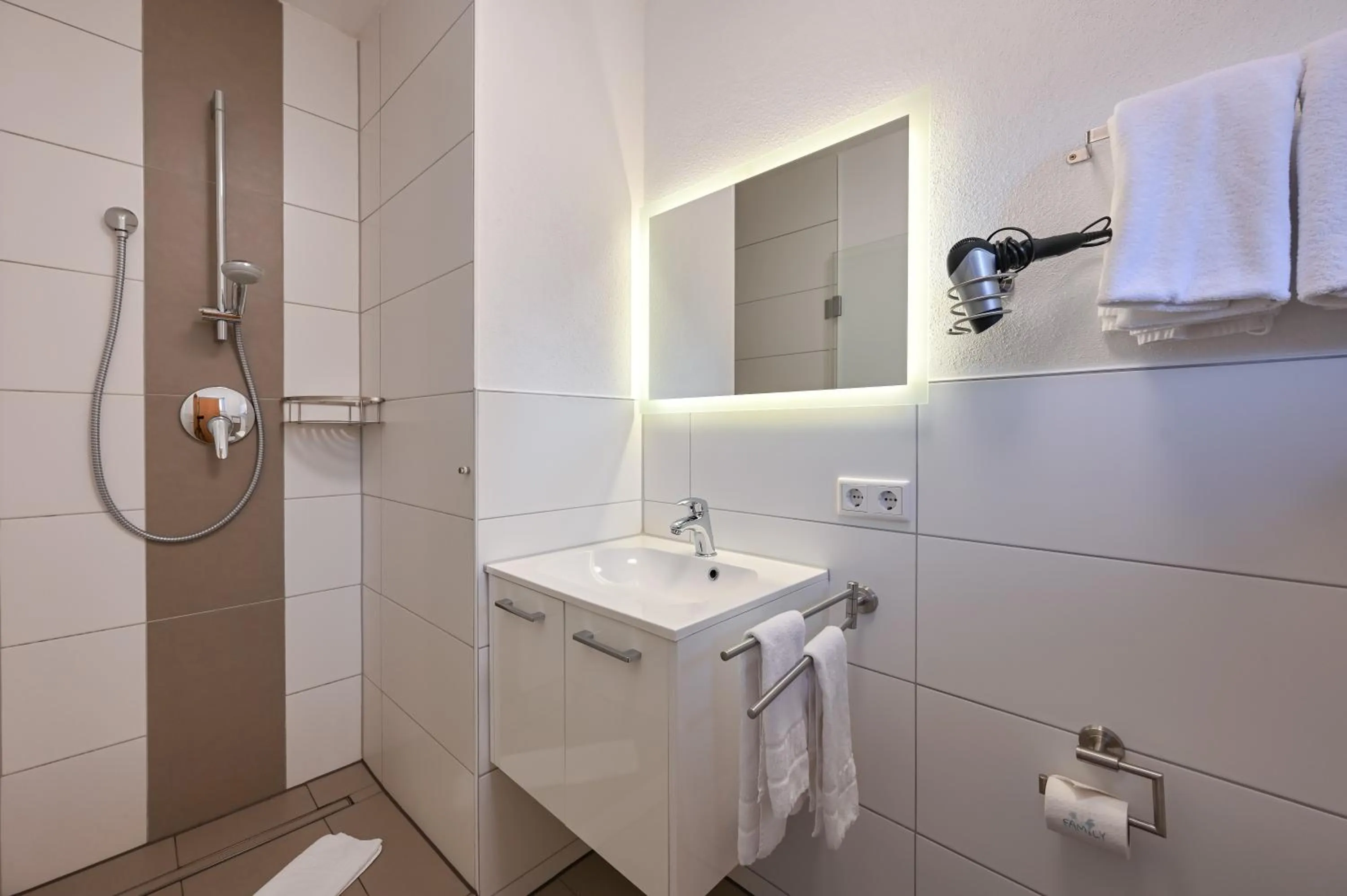 Shower in Pension Freiheit