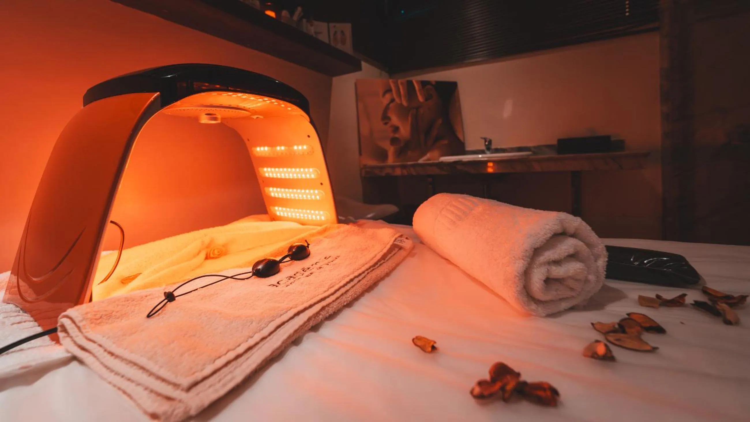 Massage, Bed in The Fourteen Luxury Boutique Hotel & SPA