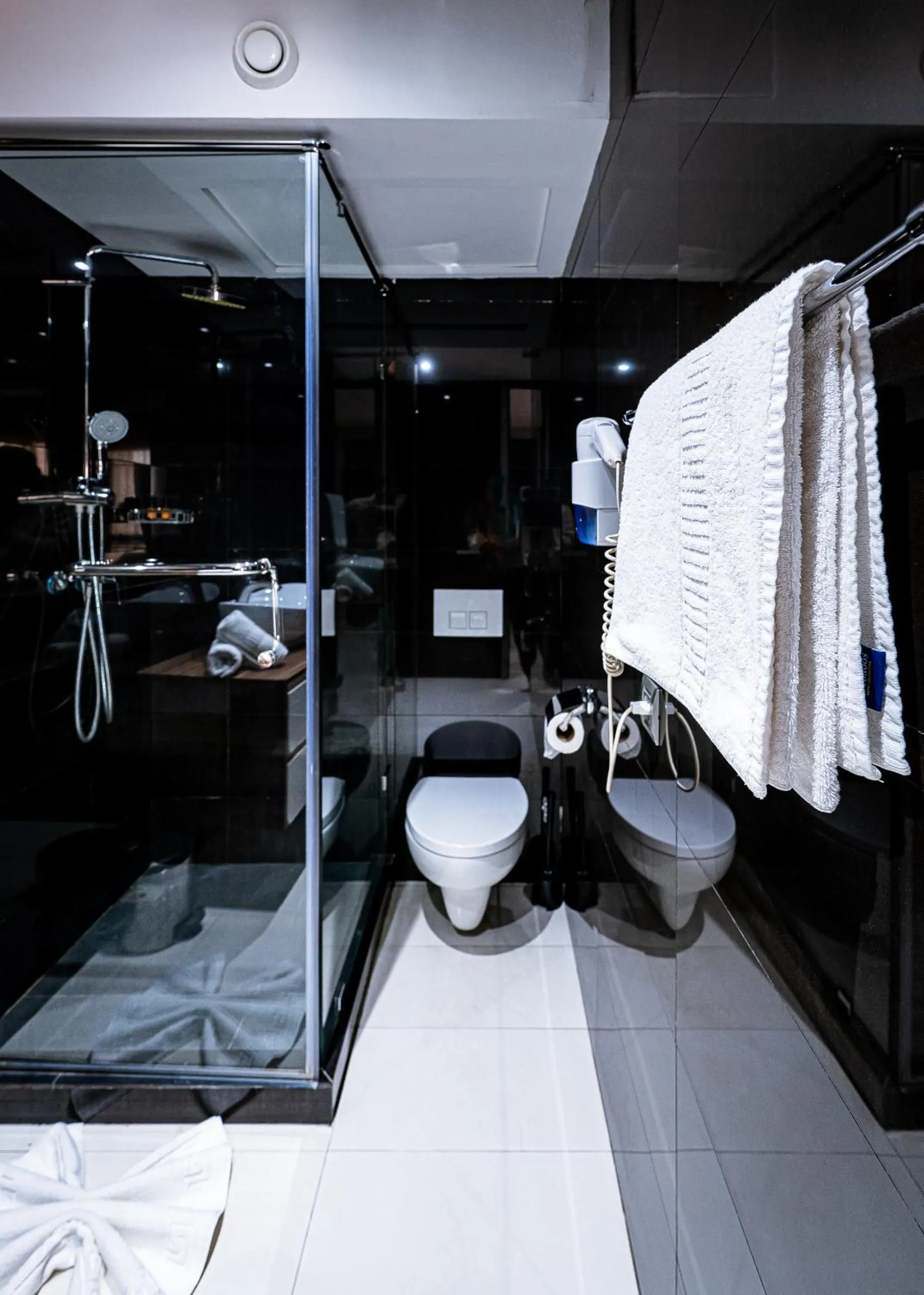 Shower in The Fourteen Luxury Boutique Hotel & SPA