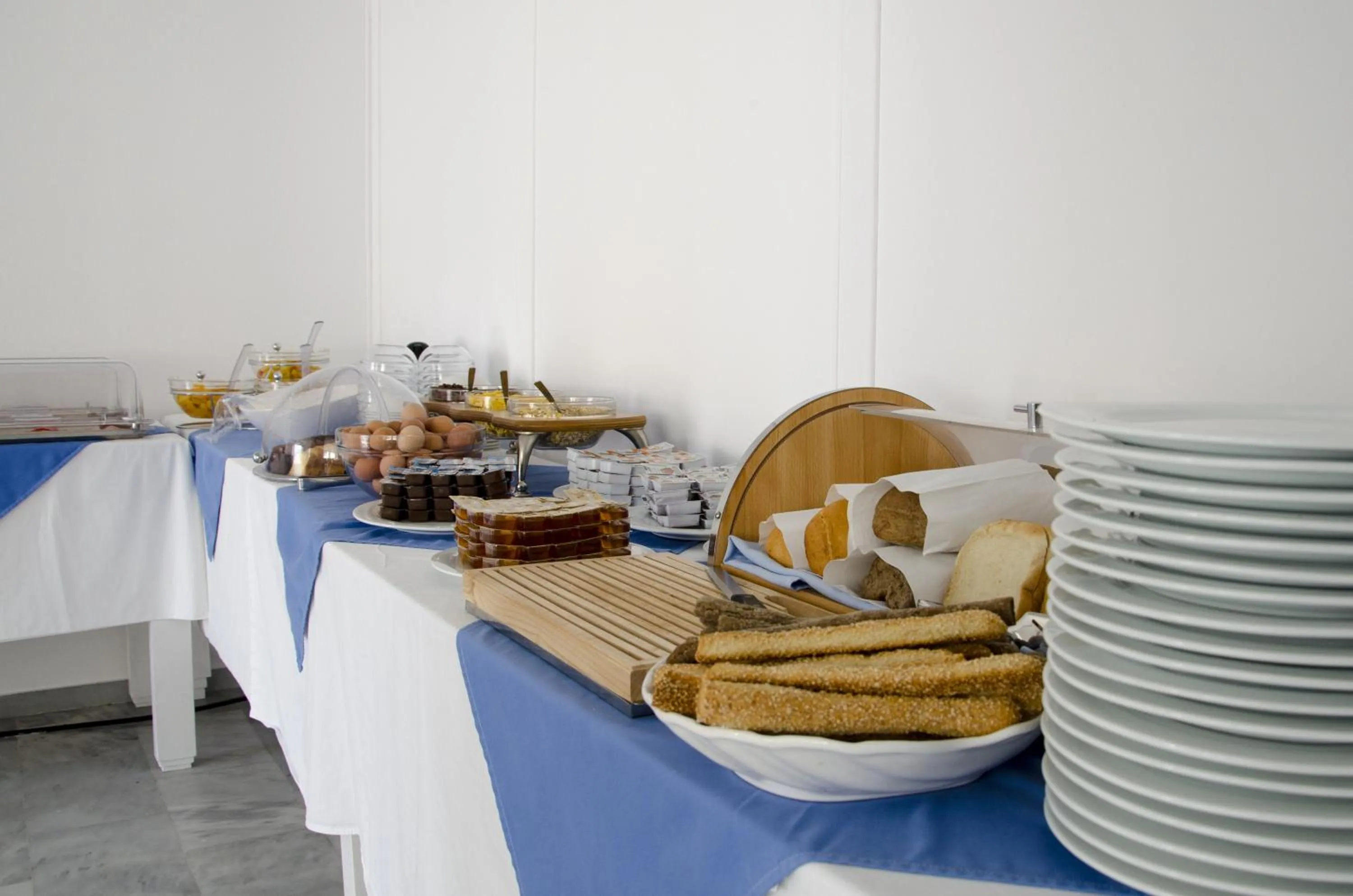 Restaurant/places to eat in RK Beach Hotel