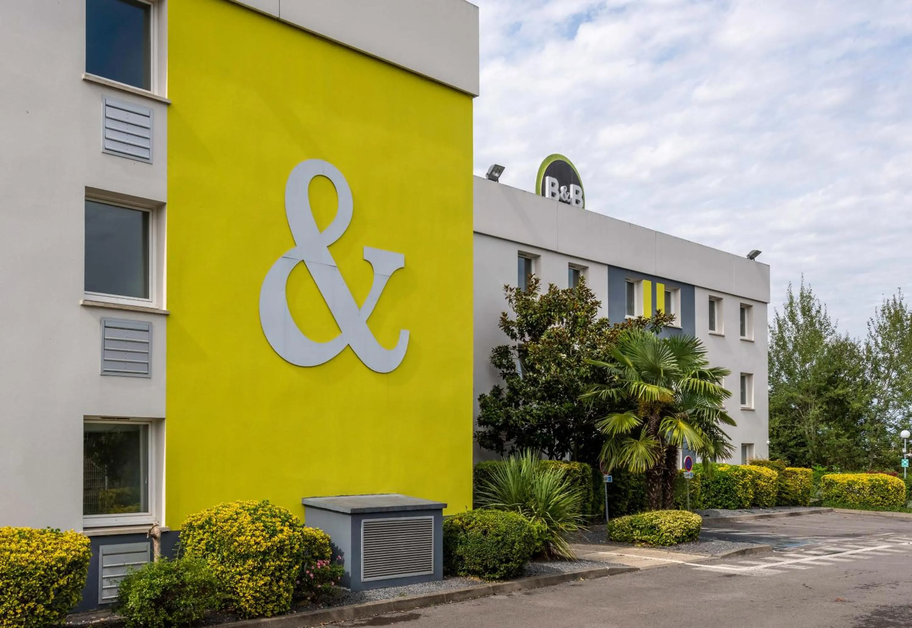 Property building in B&B HOTEL Beauvais