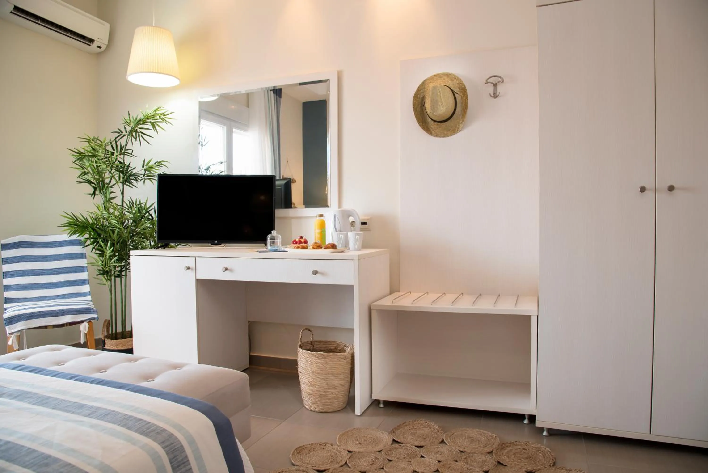 Photo of the whole room, Bed in Aqua Mare Hotel