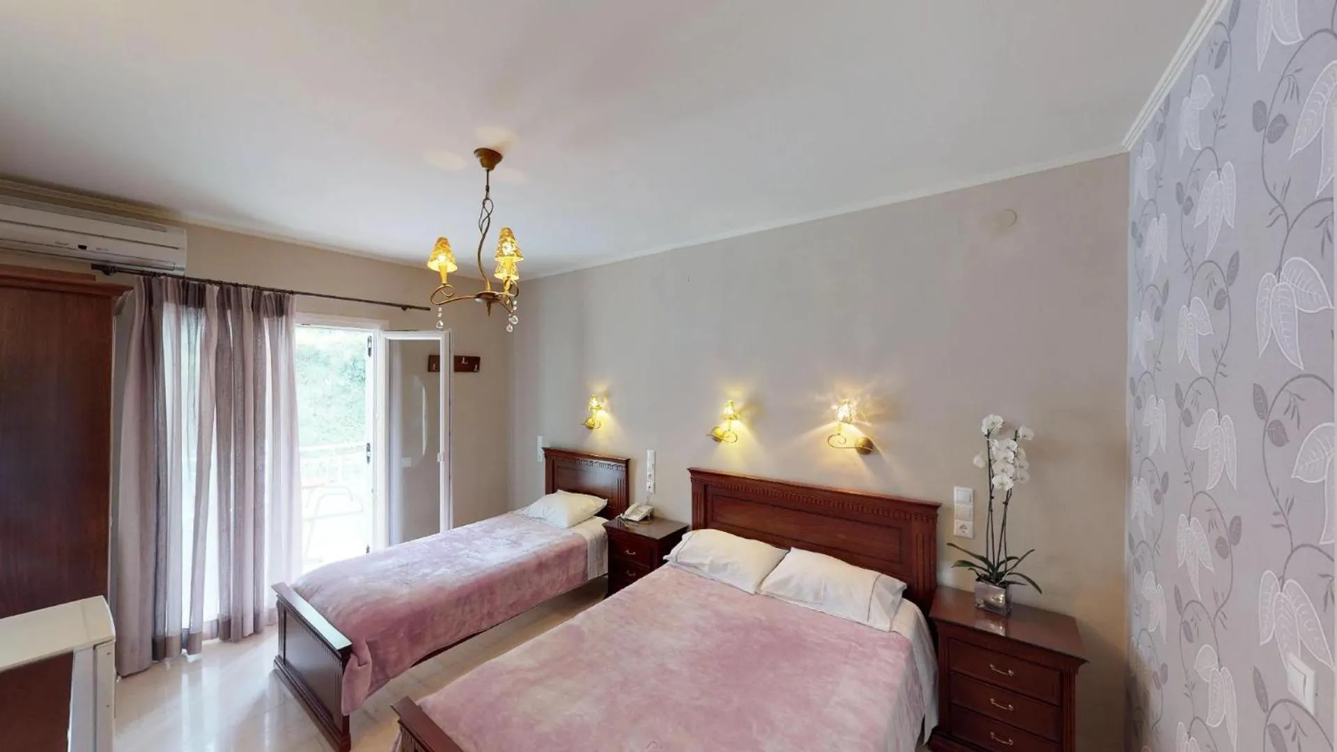 Bed in Hotel Maistrali