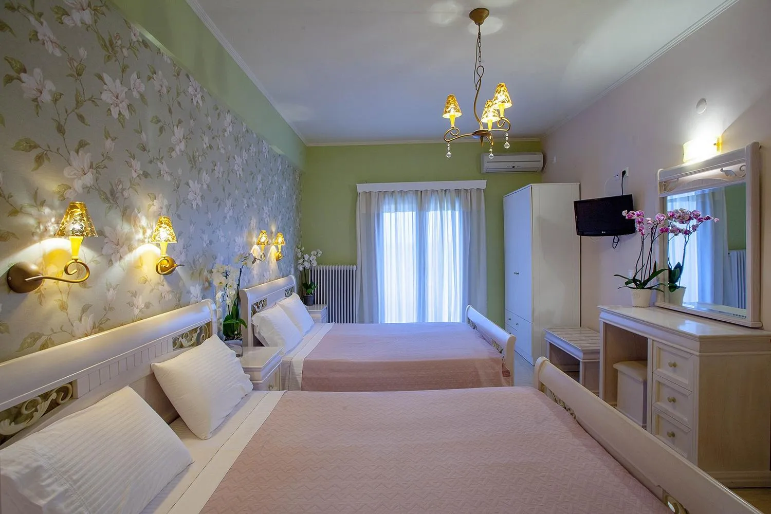 Bed in Hotel Maistrali