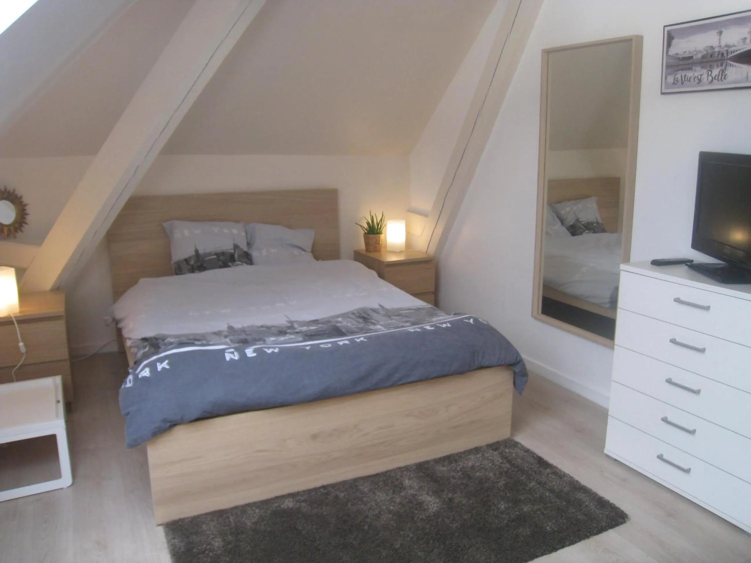 Photo of the whole room, Bed in Chambres Privatives Chez l'Habitant