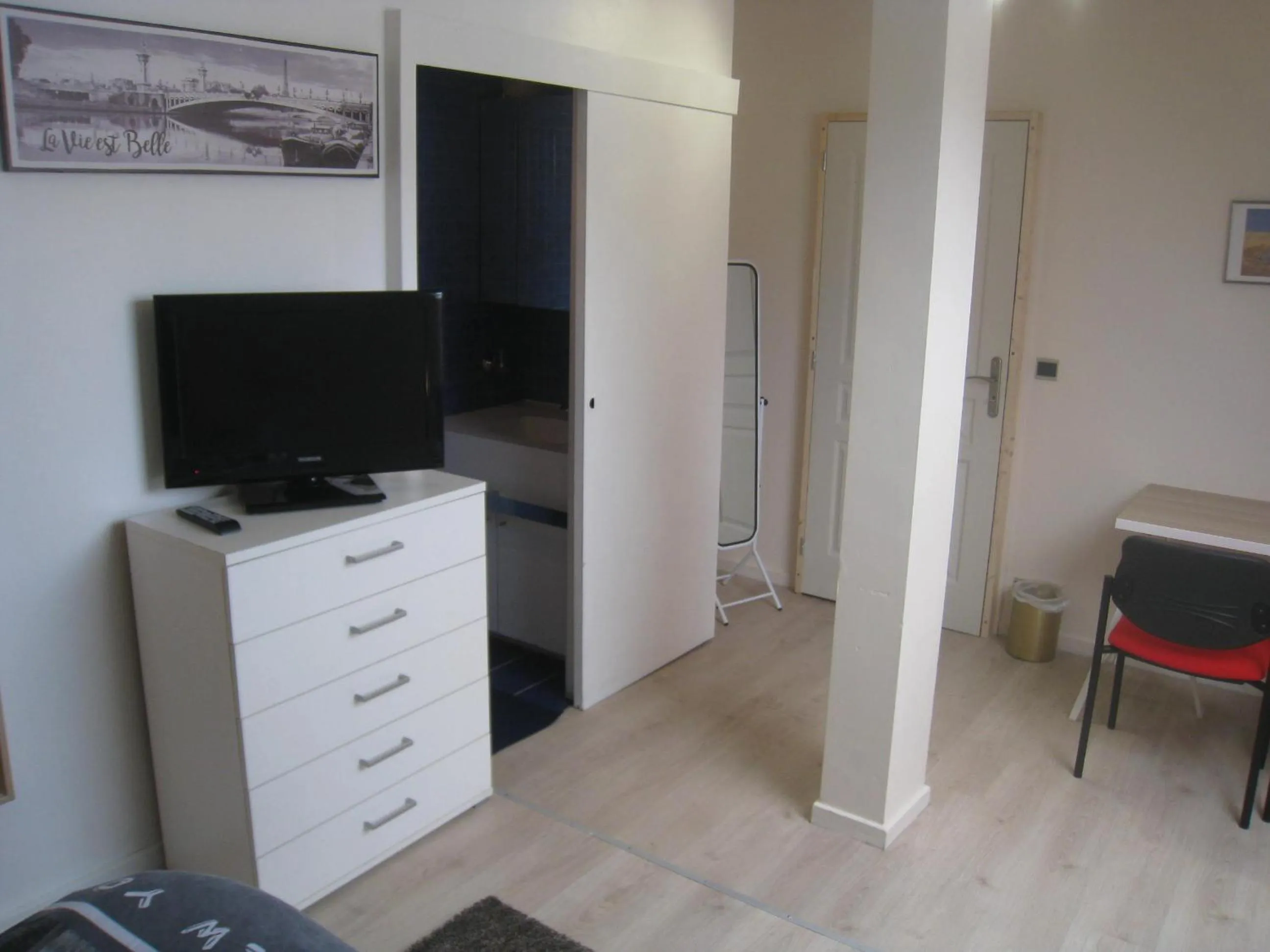 Photo of the whole room in Chambres Privatives Chez l'Habitant