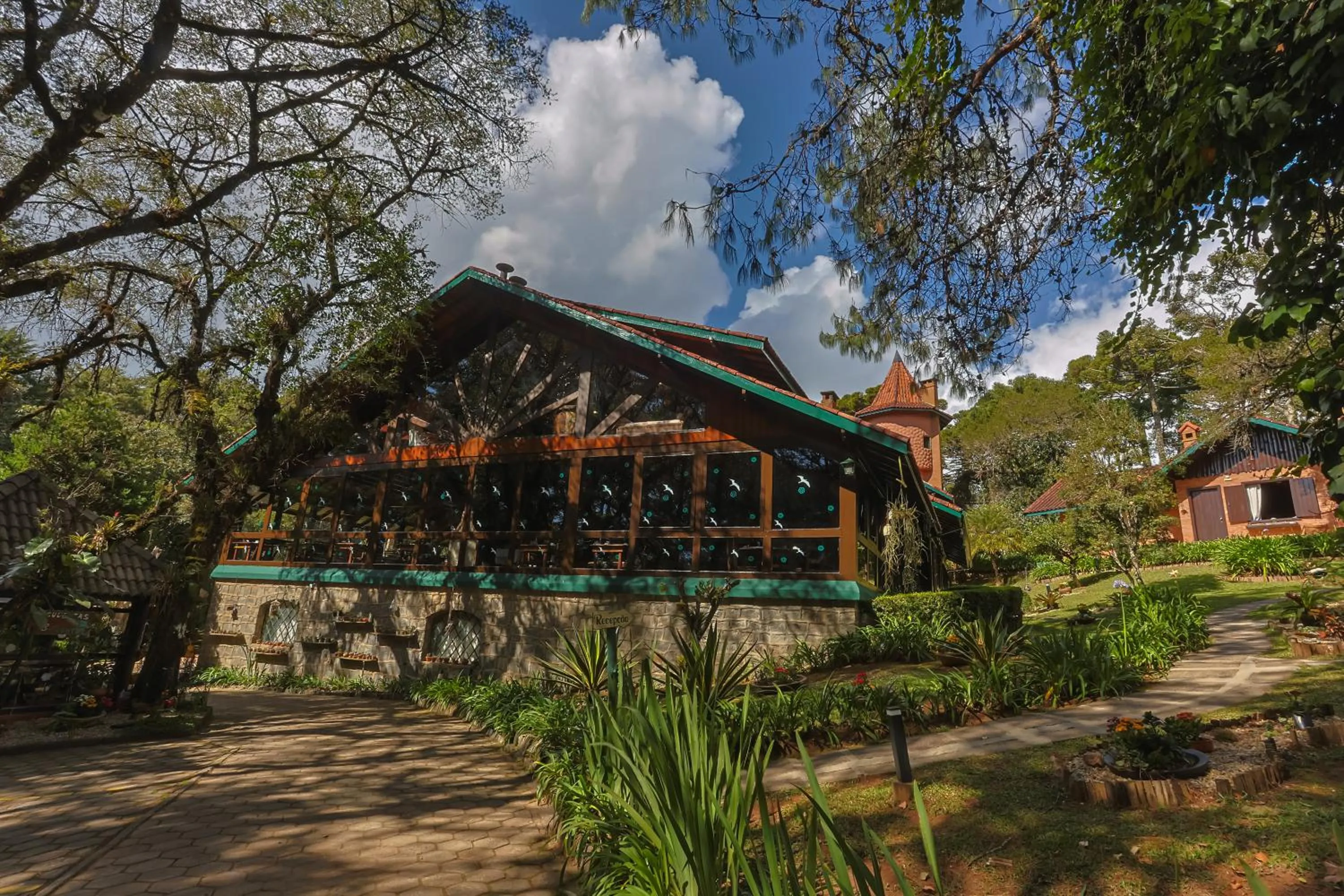 Property building in Pousada & Spa Cantos e Contos