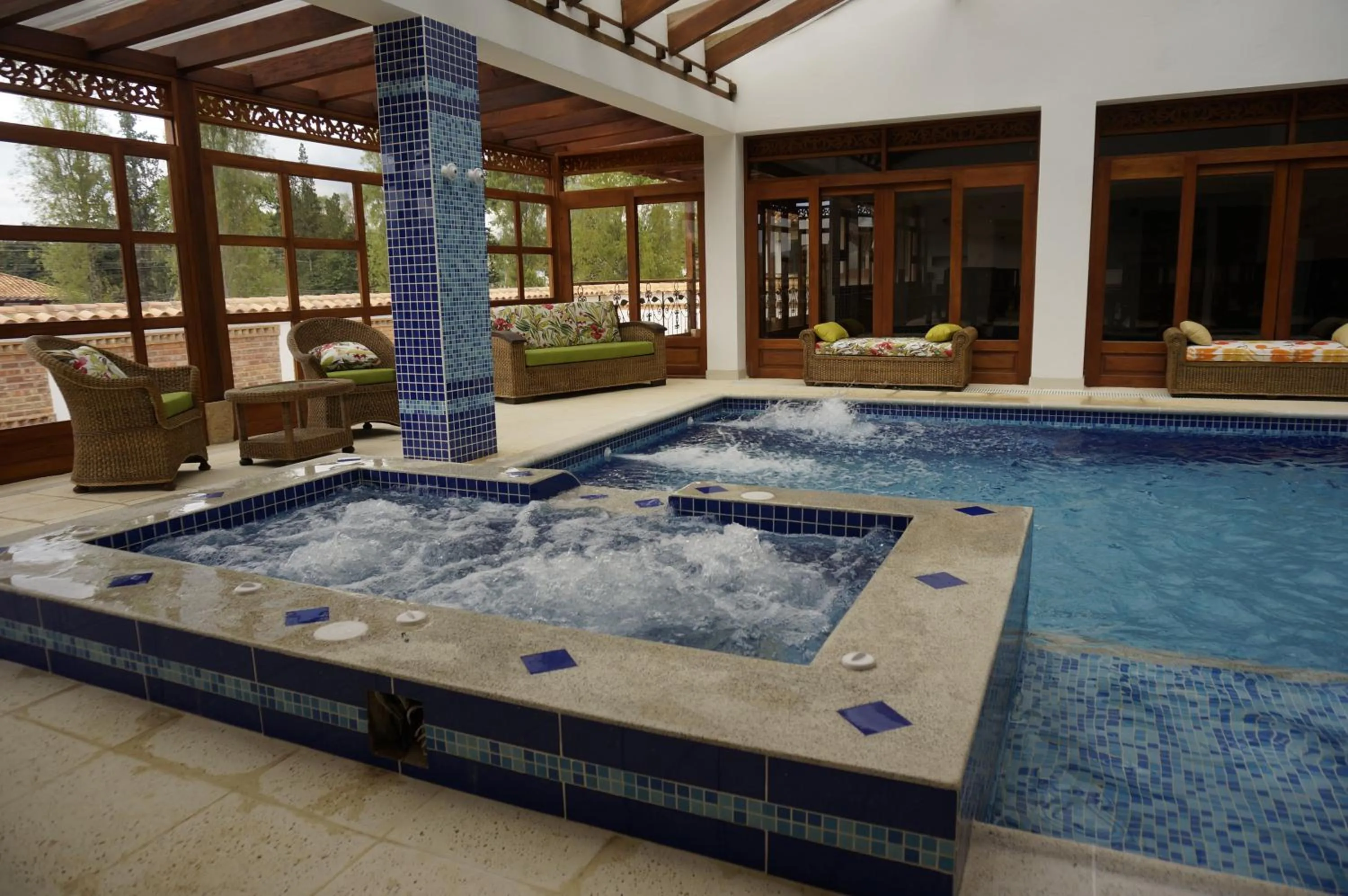 Swimming pool in Hotel Campanario de la Villa