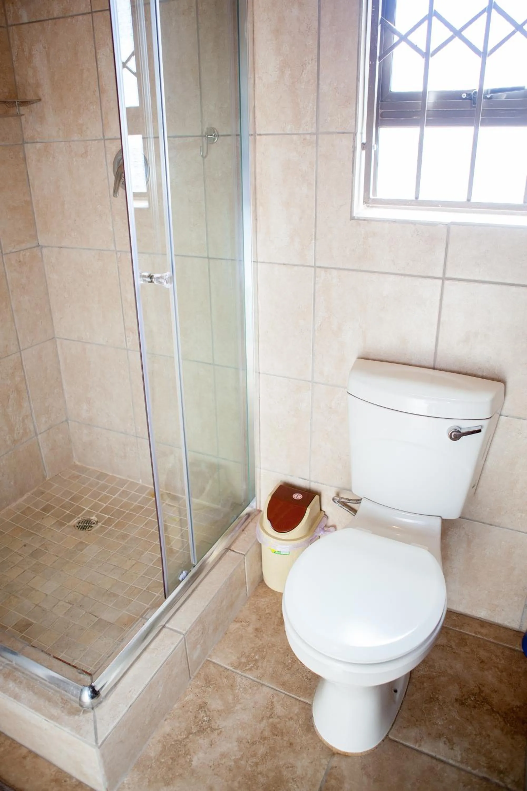 Shower in Oria Guest House