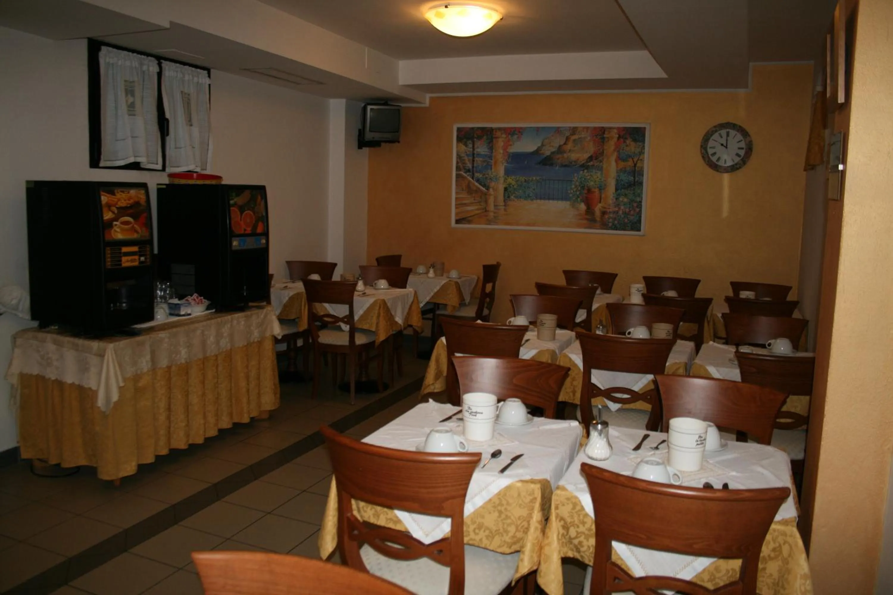 Restaurant/places to eat in Hotel Rocco