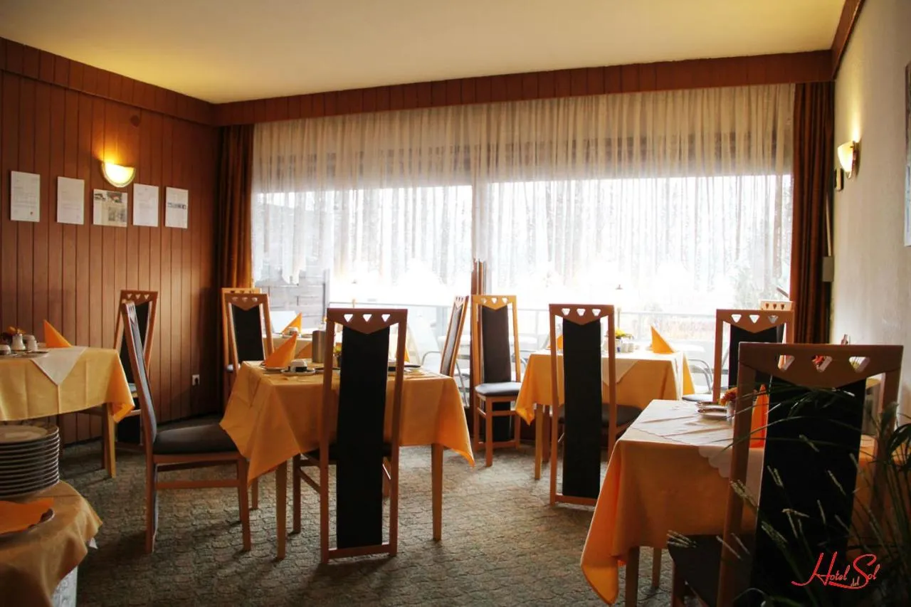 Restaurant/places to eat in Hotel Del Sol