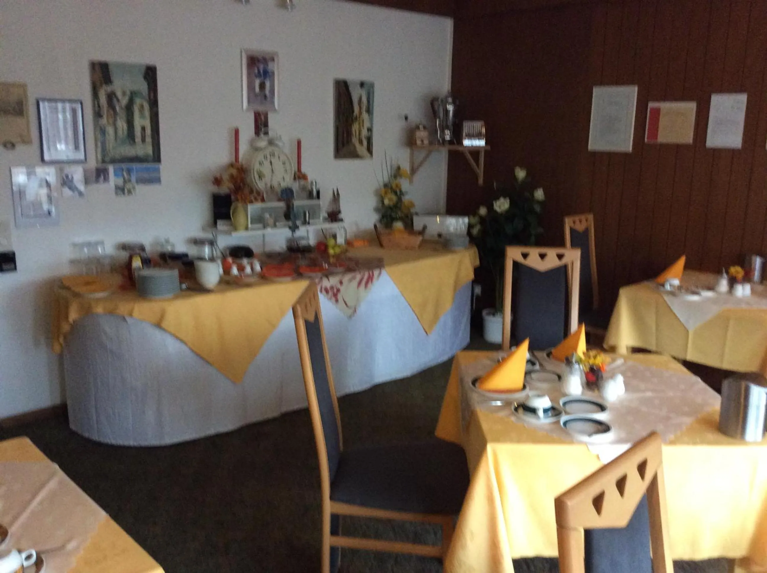 Restaurant/places to eat in Hotel Del Sol