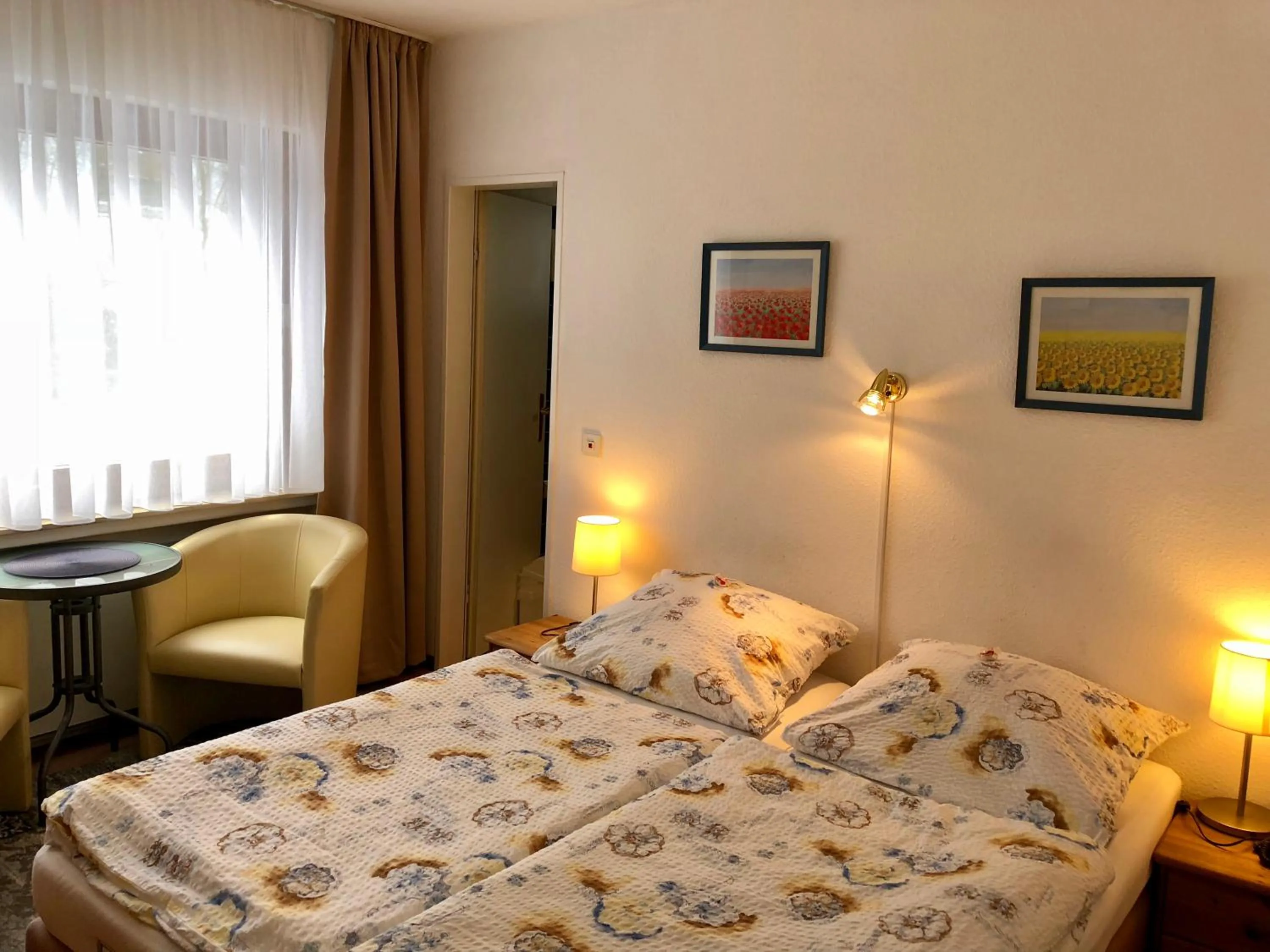 Photo of the whole room in Hotel Del Sol