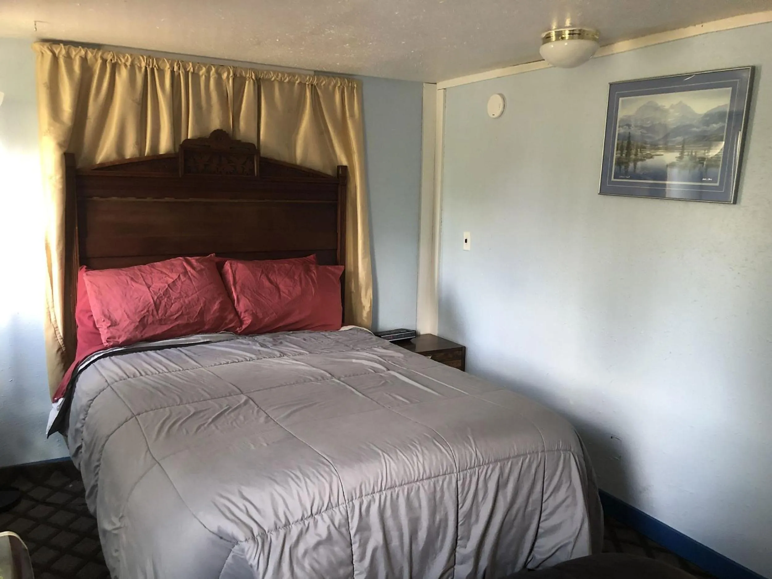 Bed in Uncle Nicolai's Inn B&B