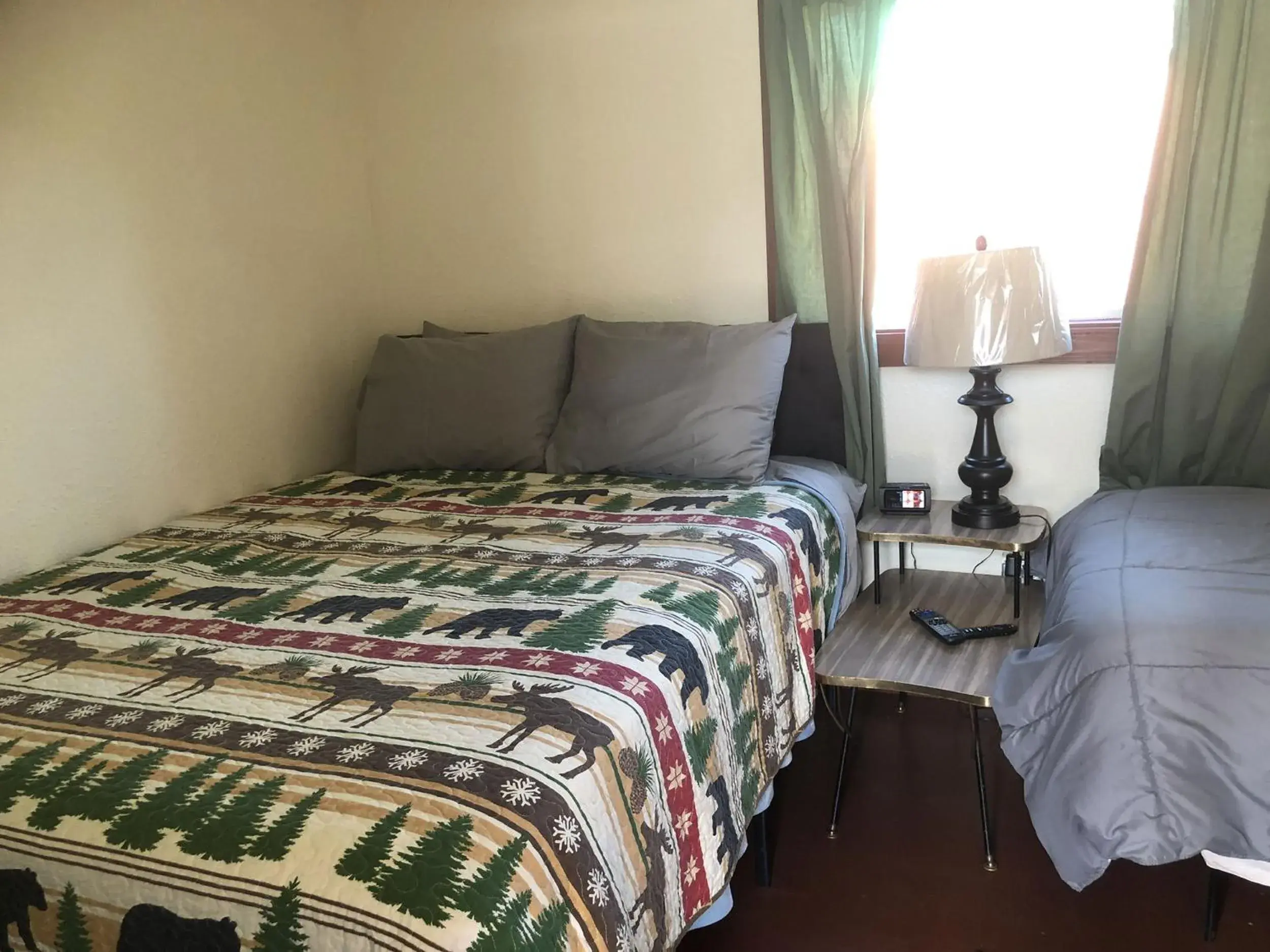 Budget Double or Twin Room in Uncle Nicolai's Inn B&B Budget Double or Twin Room in Uncle Nicolai's Inn B&B