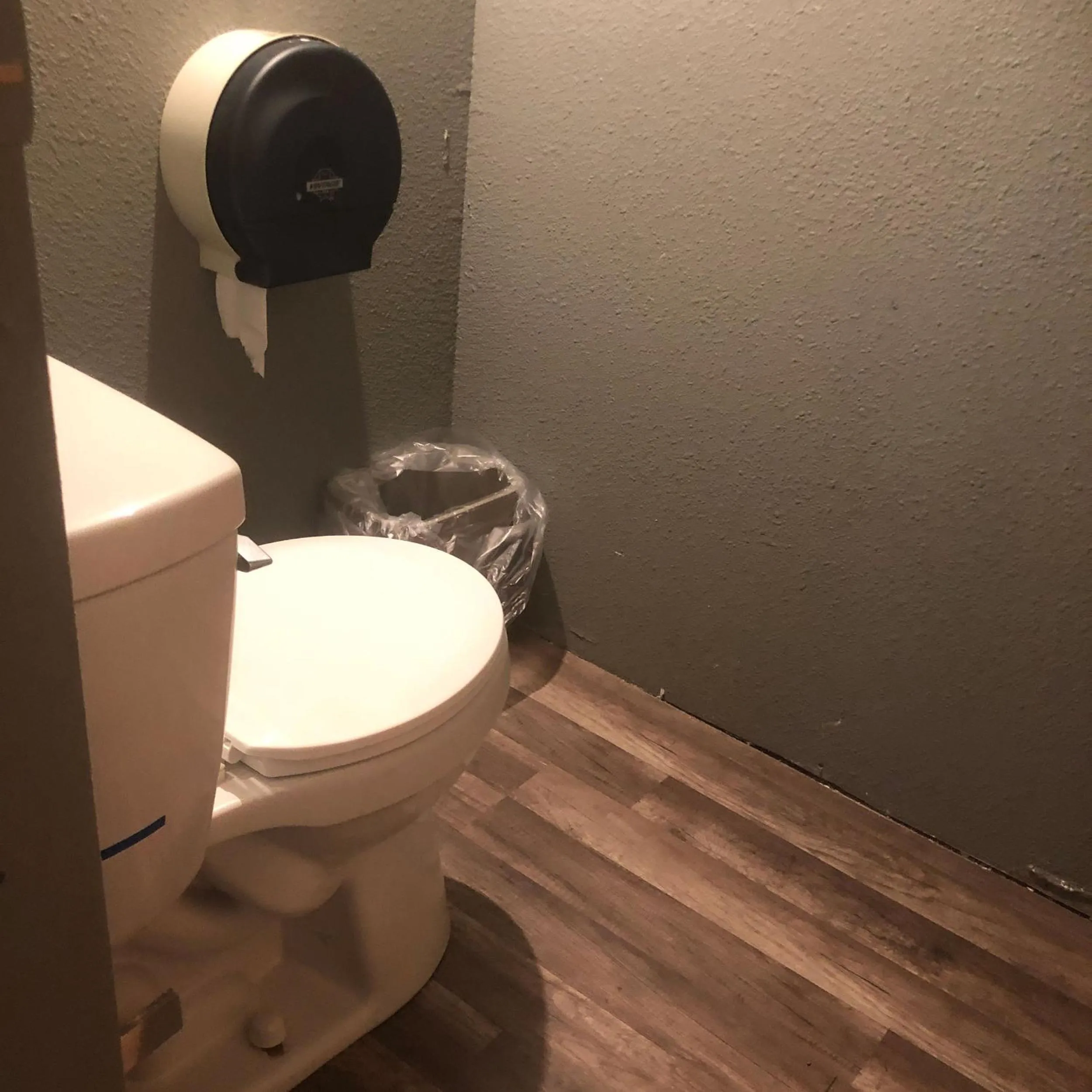 Toilet in Uncle Nicolai's Inn B&B