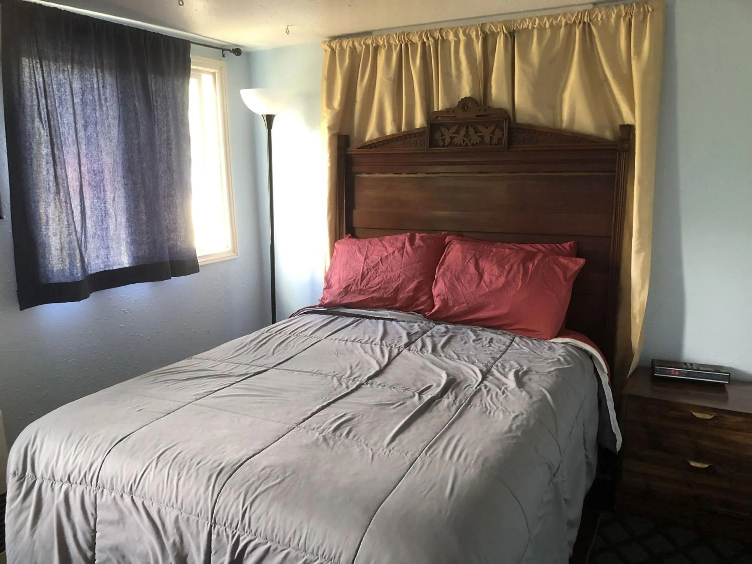 Bed in Uncle Nicolai's Inn B&B