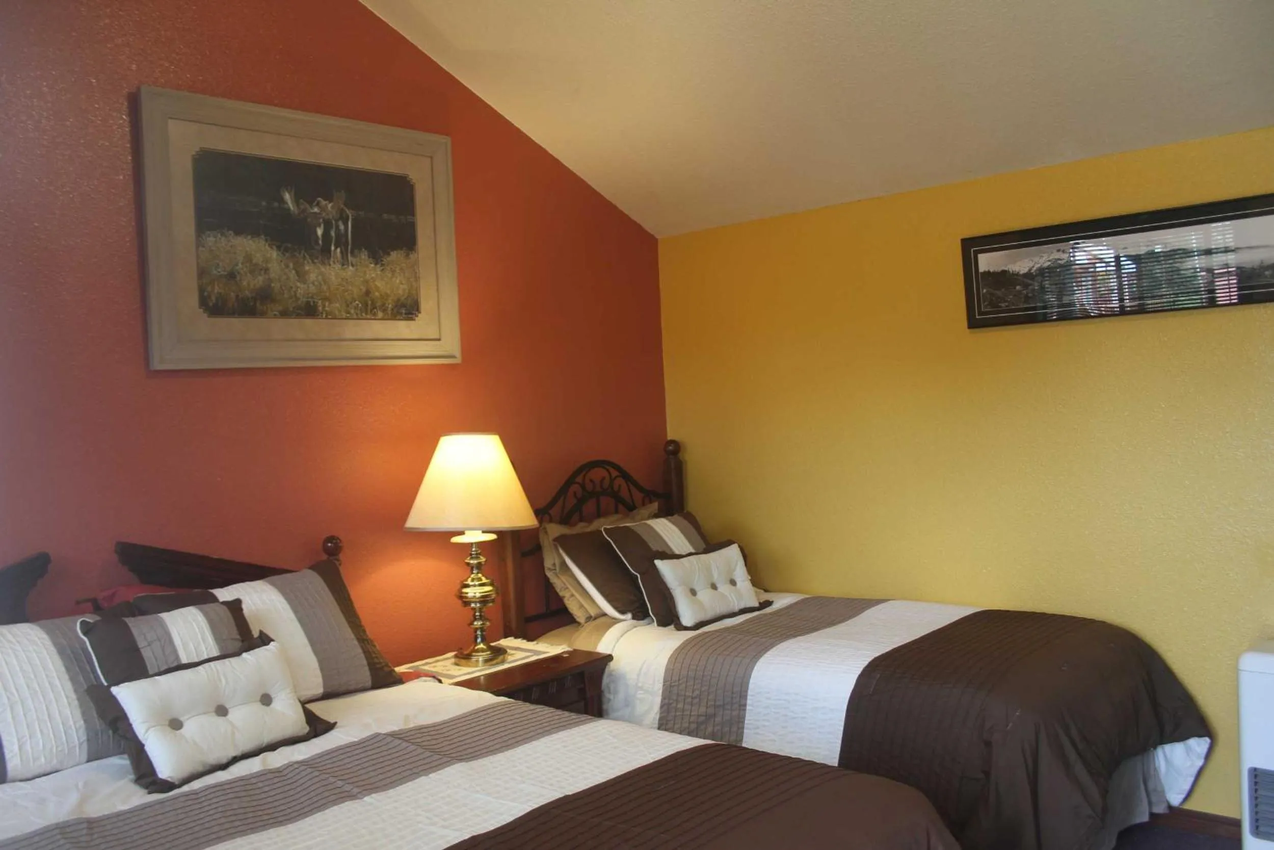 Bed in Uncle Nicolai's Inn B&B