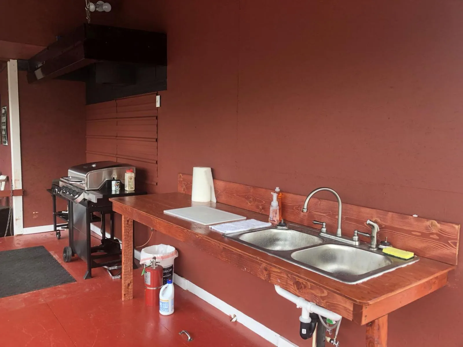 Kitchen or kitchenette in Uncle Nicolai's Inn B&B