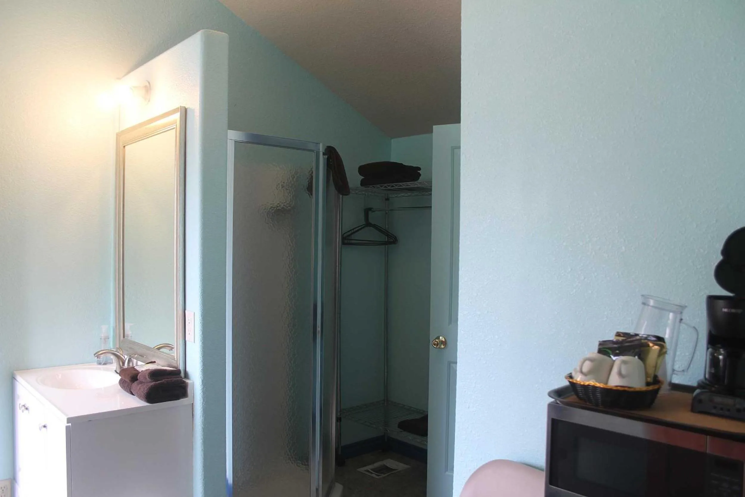 Uncle Nicolai's Inn B&B