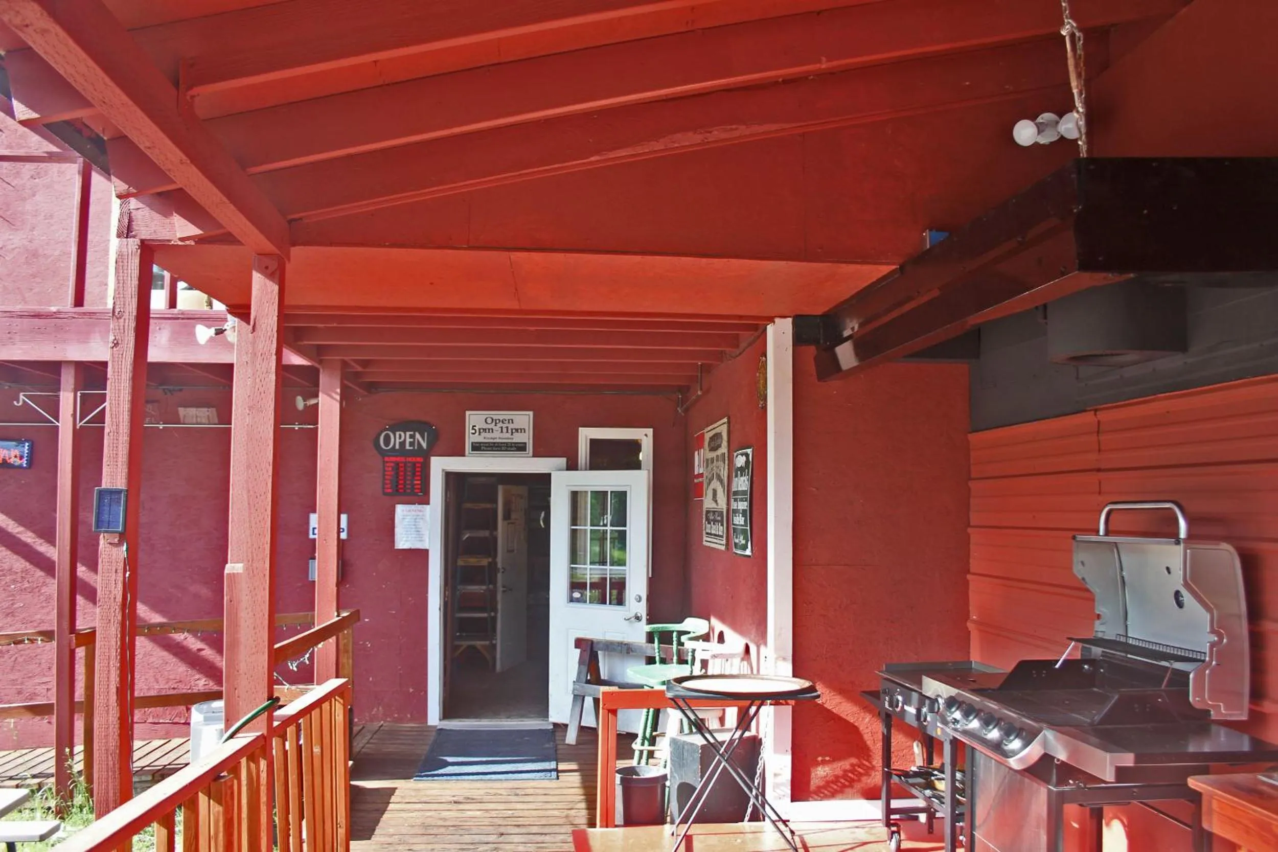 Uncle Nicolai's Inn B&B