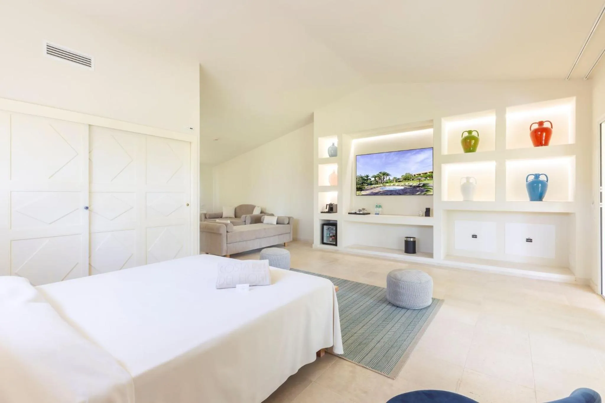 Photo of the whole room, Bed in Hotel Costa dei Fiori