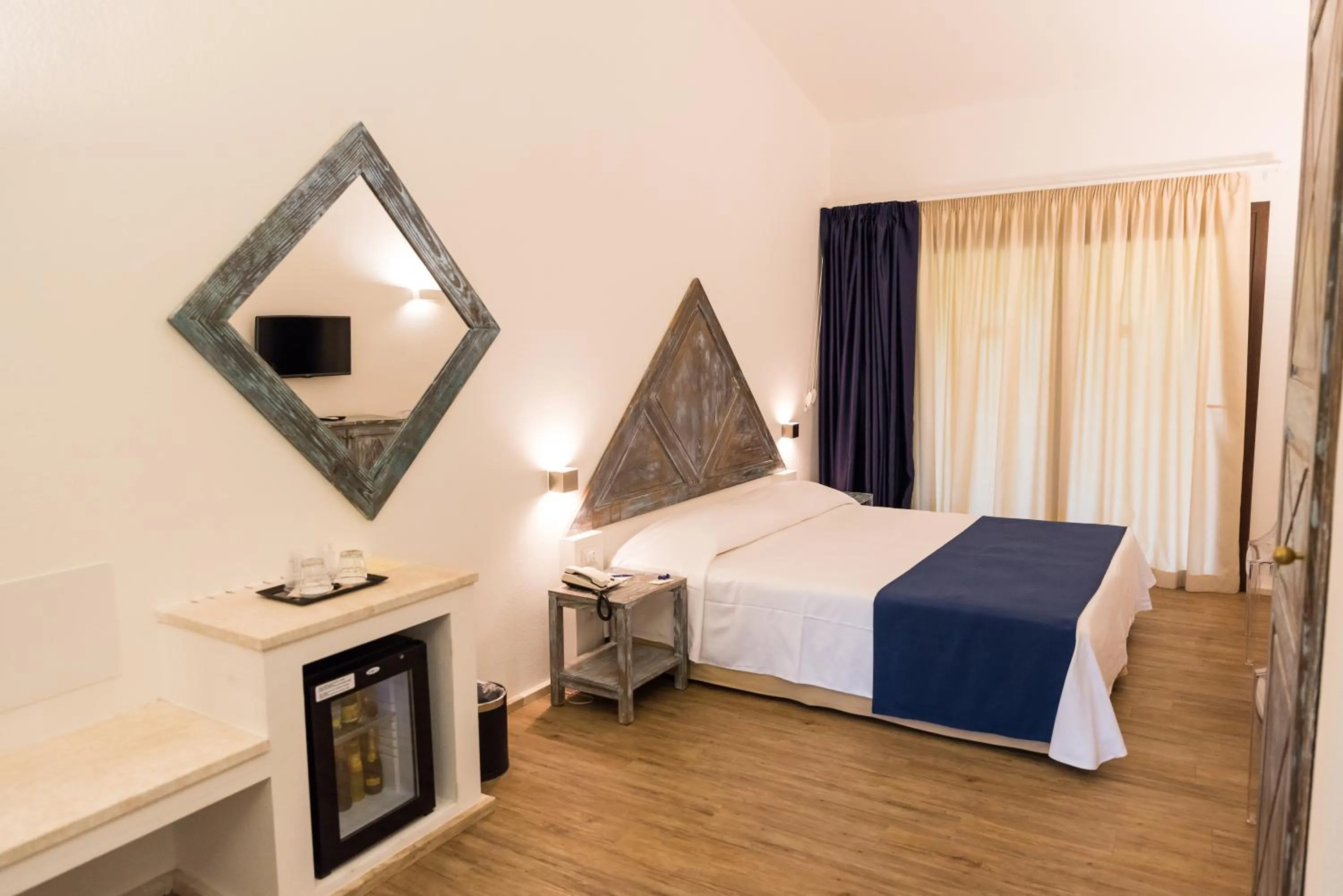 Photo of the whole room, Bed in Hotel Costa dei Fiori